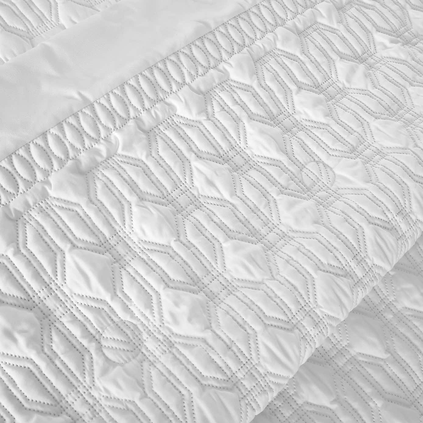 Billie Global Print White Bedspread