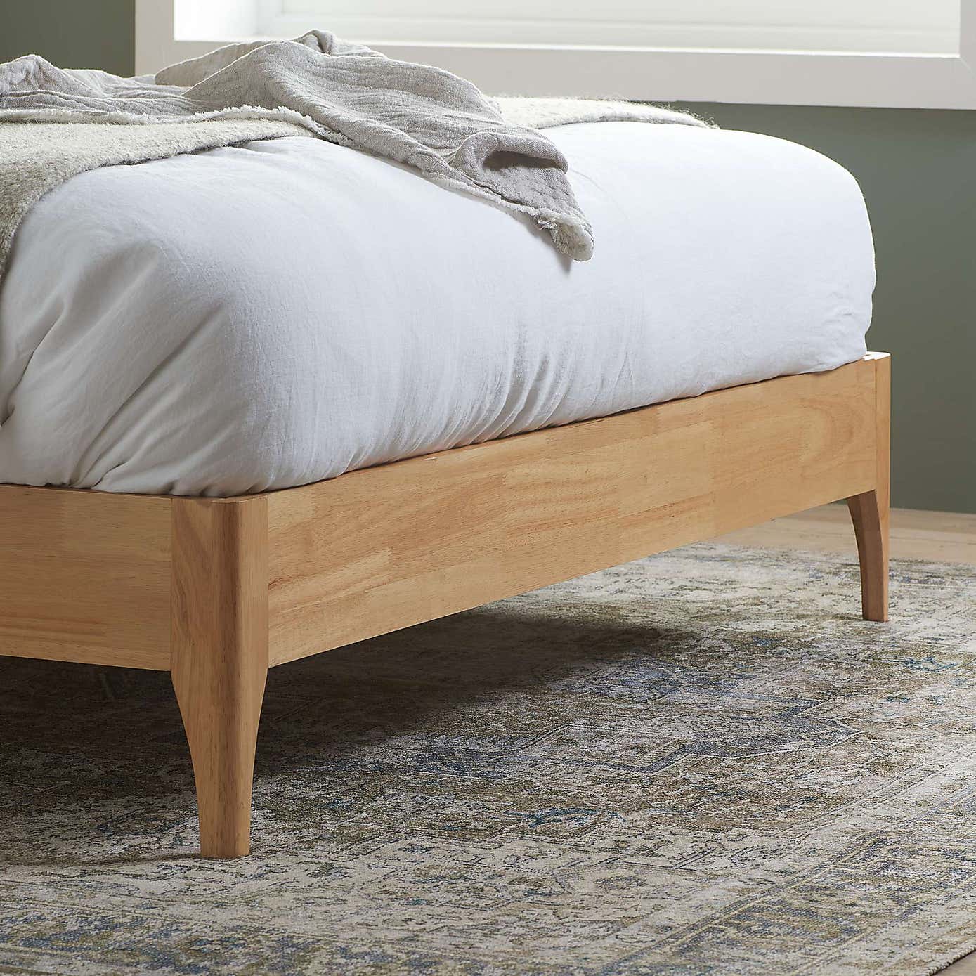 Halfden Fabric Bed