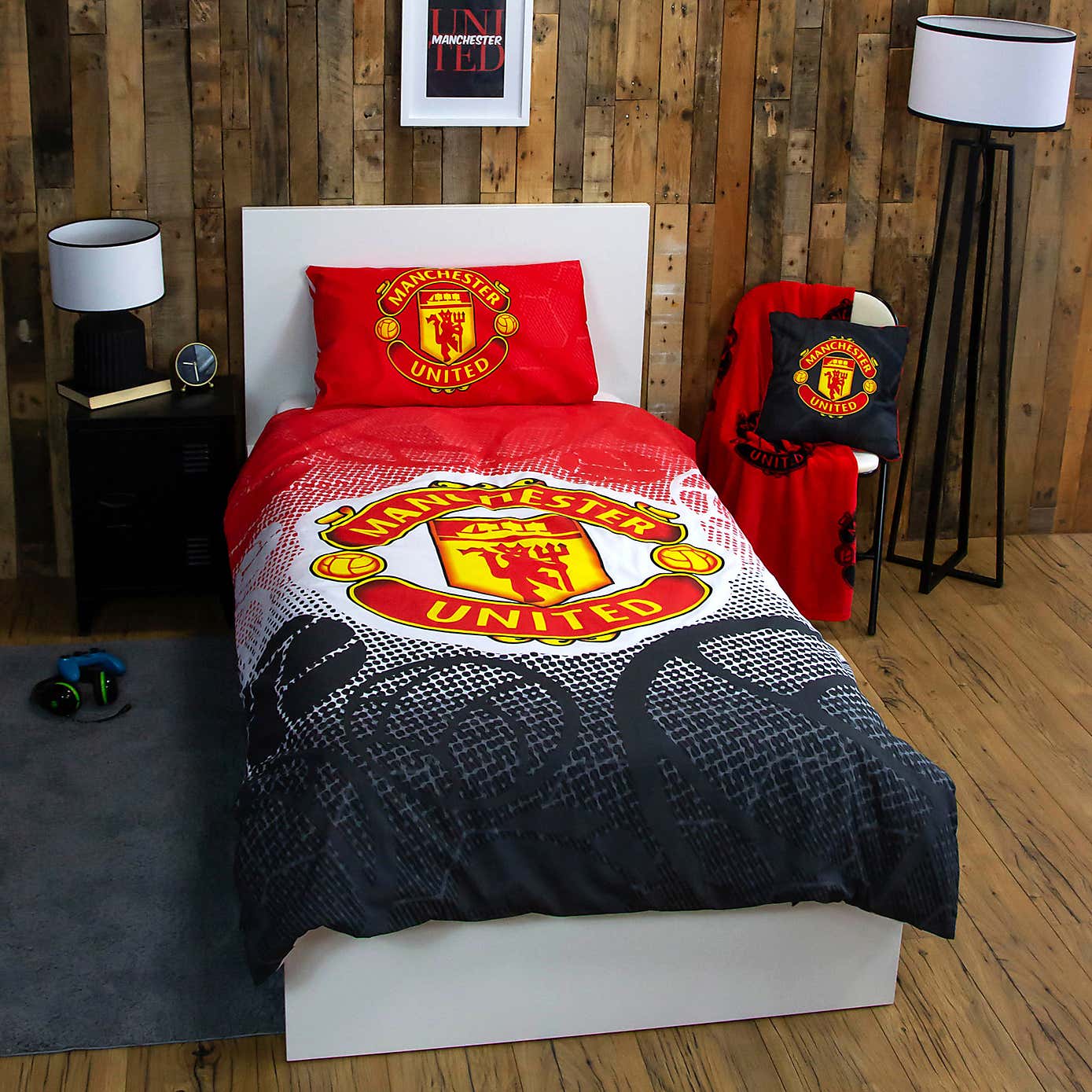 Manchester United Crest Single Duvet Cover and Pillowcase Set