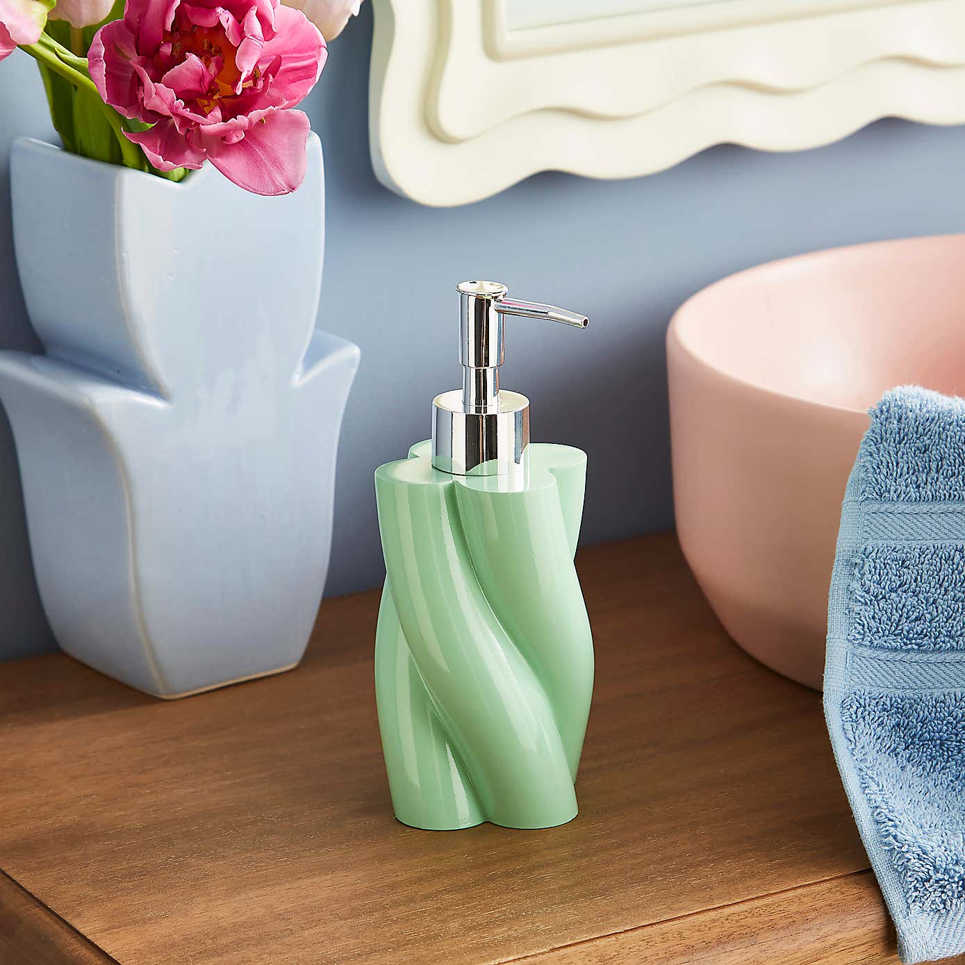 Twist Resin Soap Dispenser