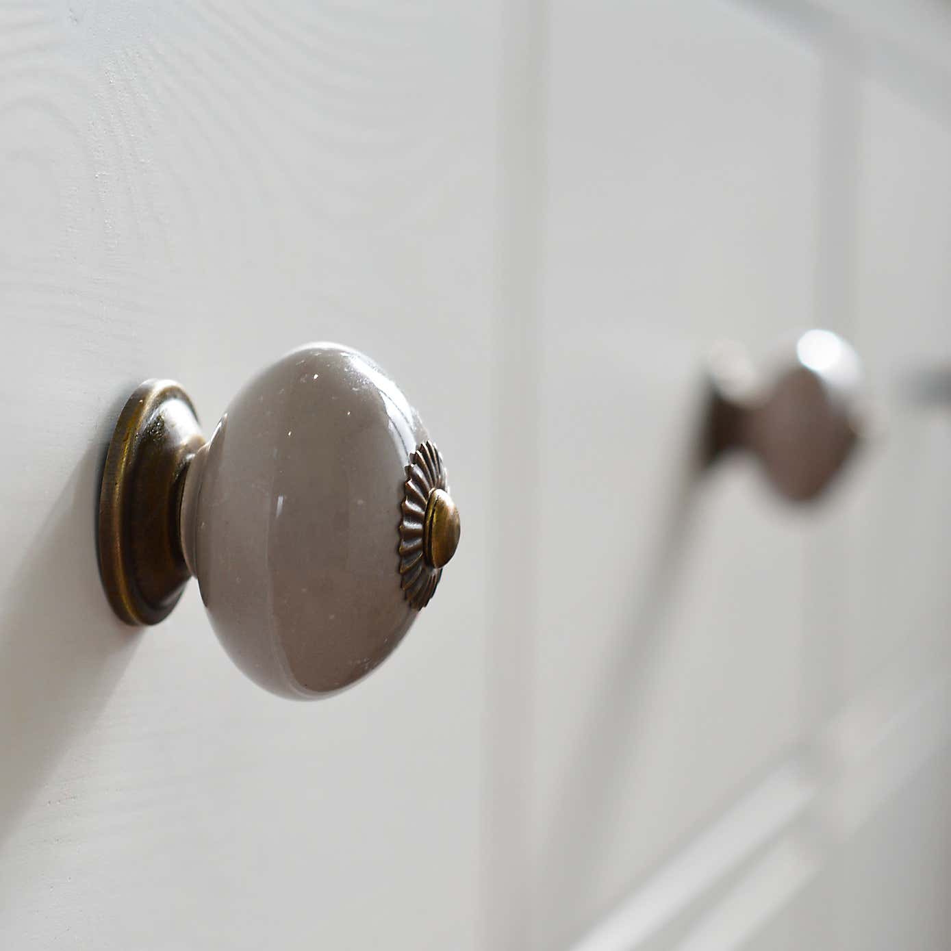 Pack of 6 Nicola Spring Round Drawer Knobs