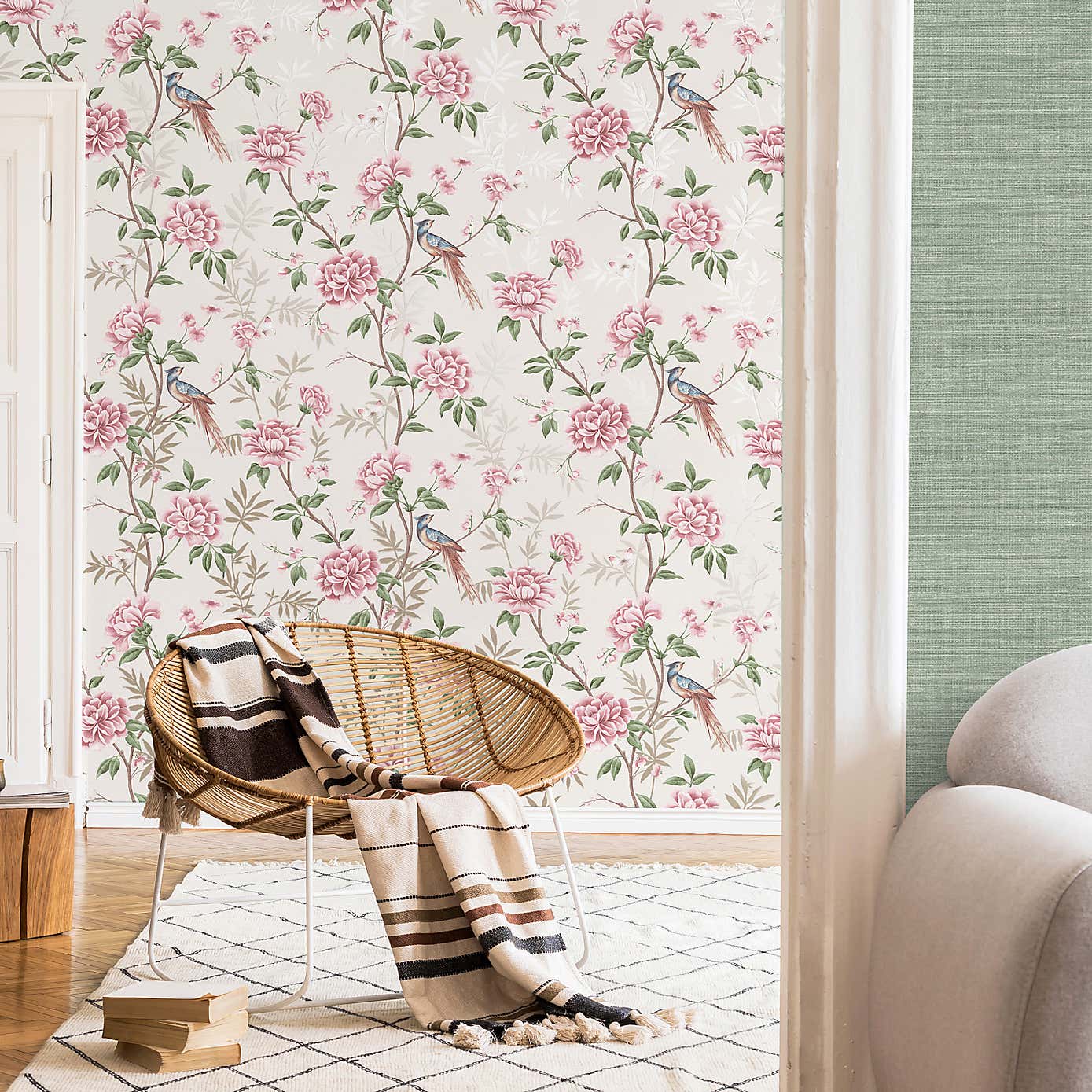 Akina Floral Wallpaper