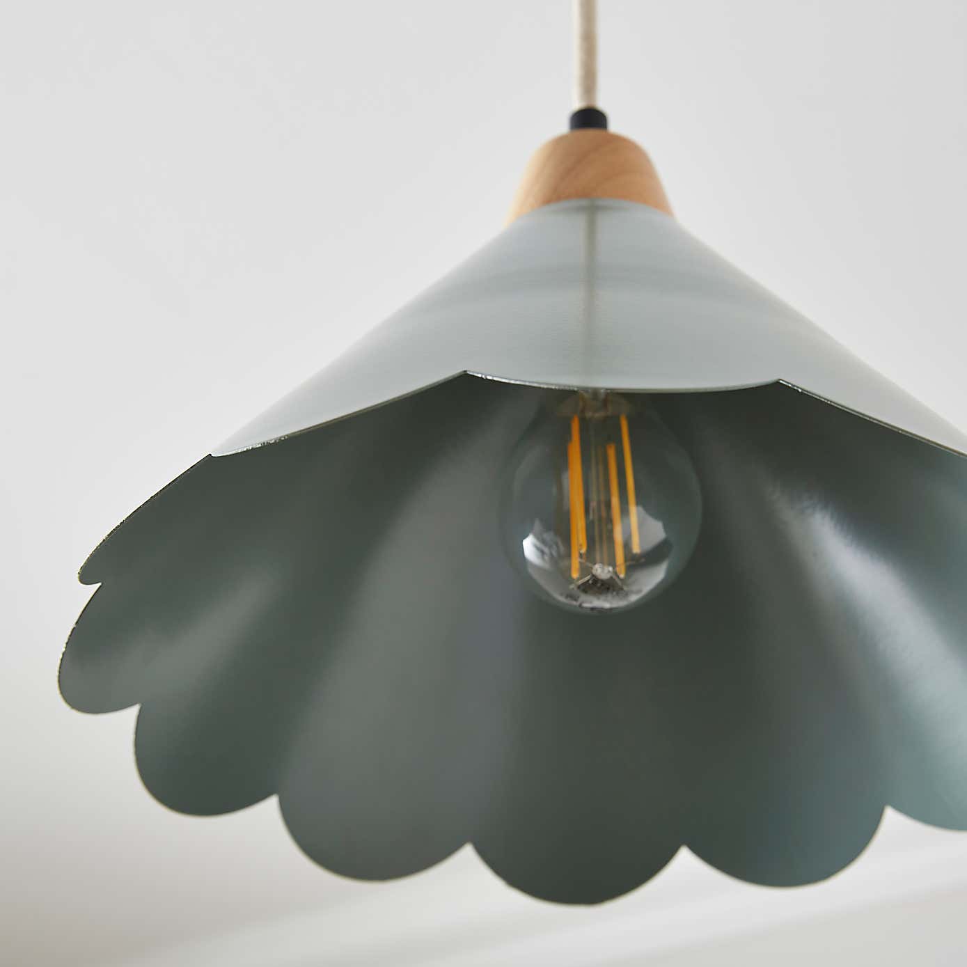 Remi Scalloped Pendant Light