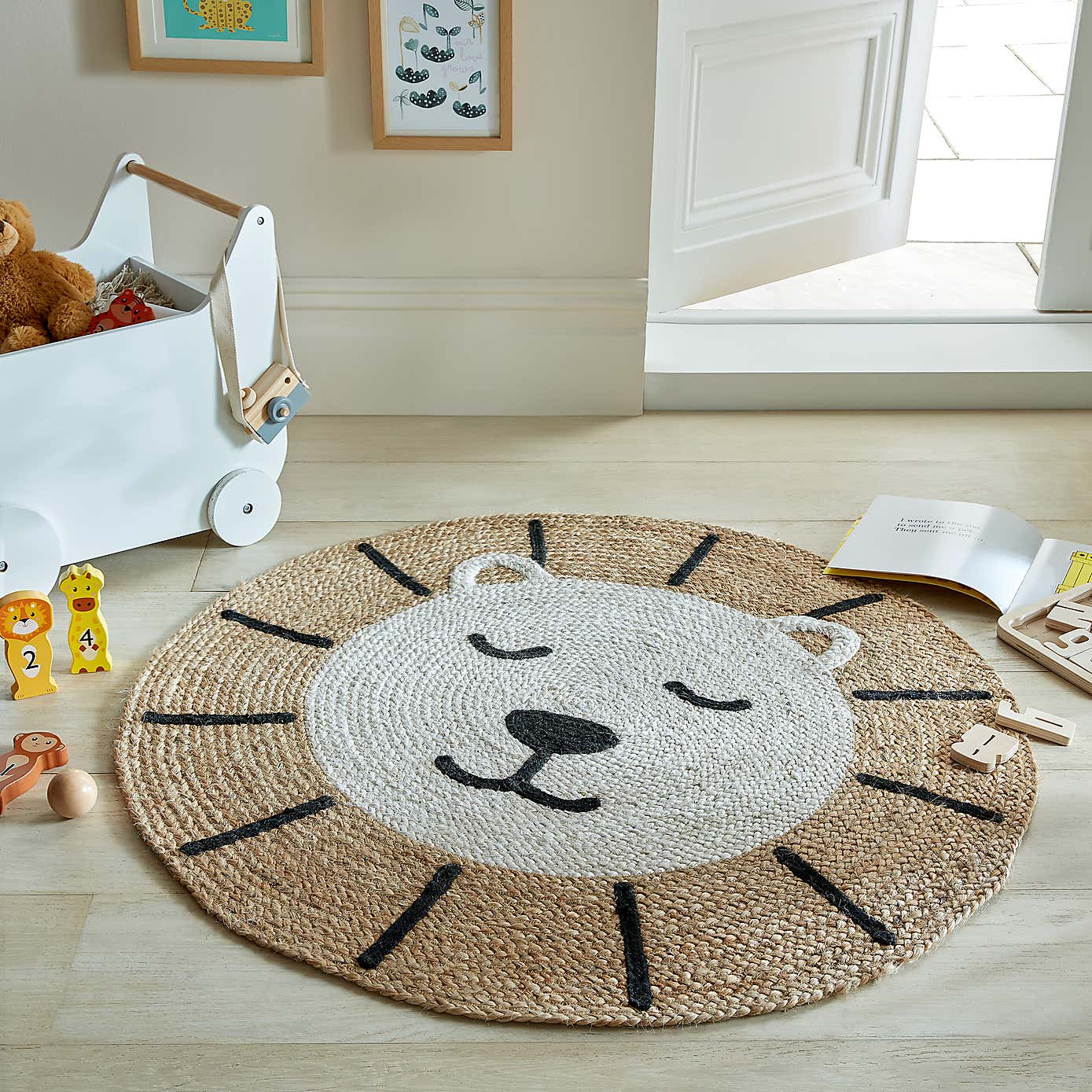 Jute Lion Circle Rug