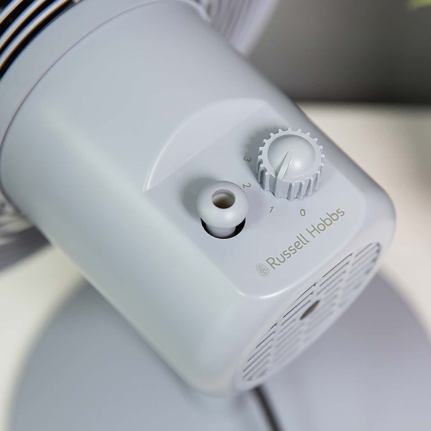 Russell Hobbs Scandi Style 12 Inch Desk Fan