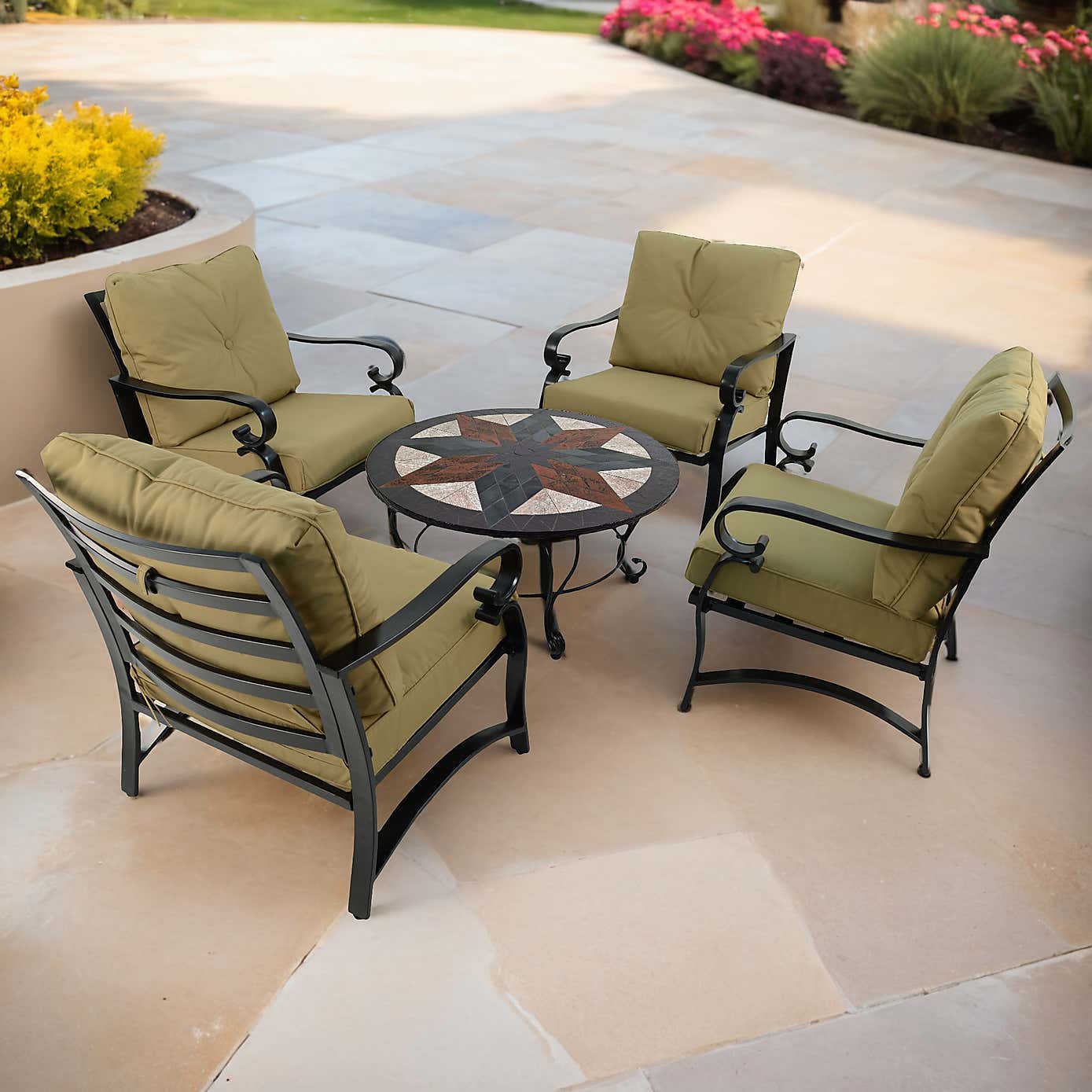 Exclusive Garden Memphis Round Coffee Table with 4 Westfield Lounge Chairs