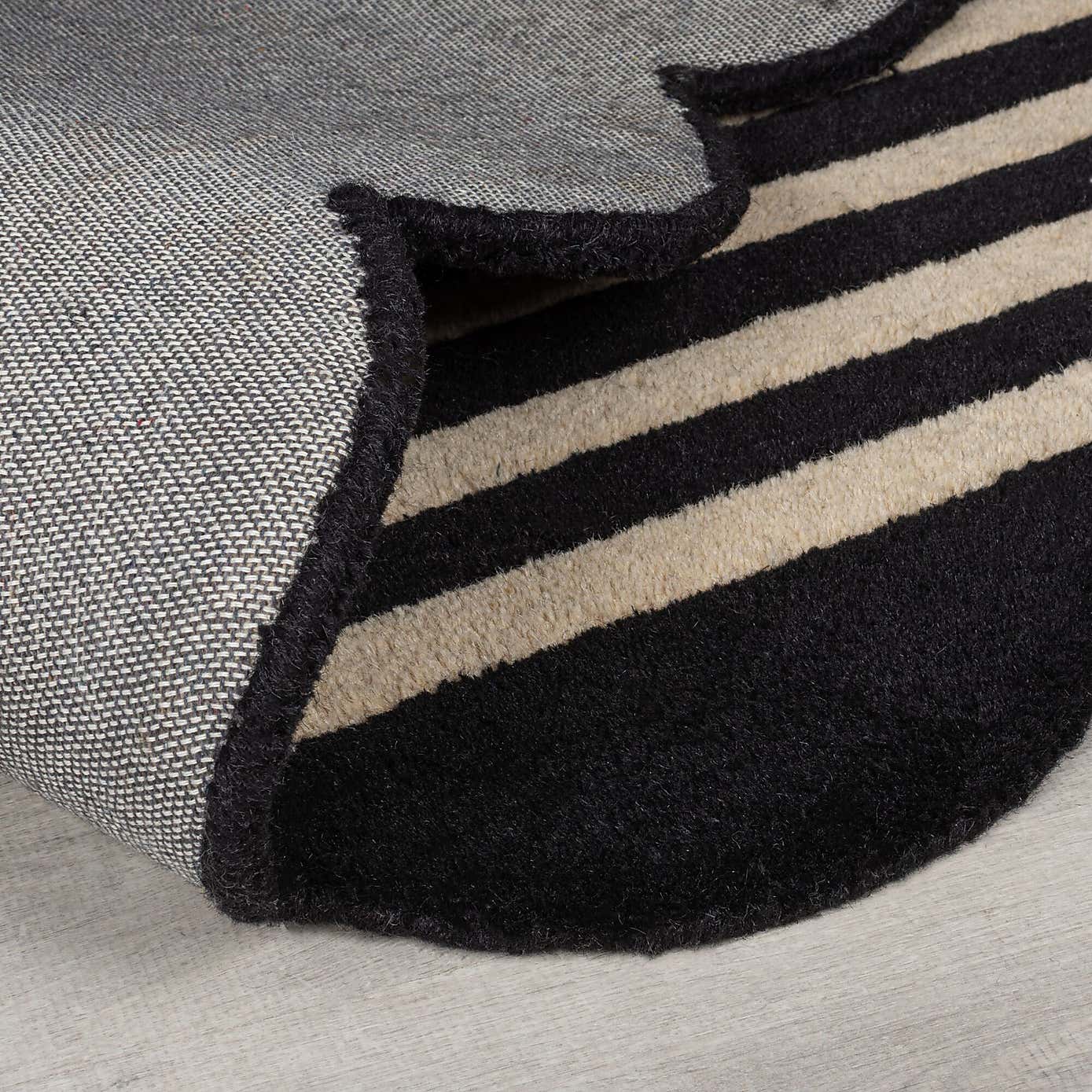 Milo Scallop Wool Runner