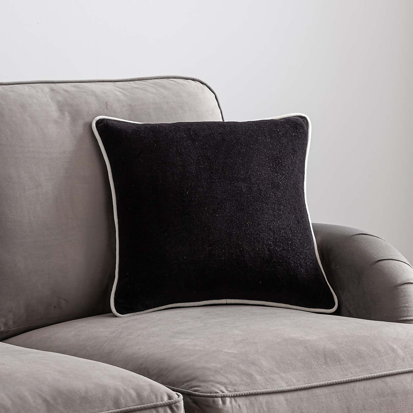 Clara Contrast Piping Cushion