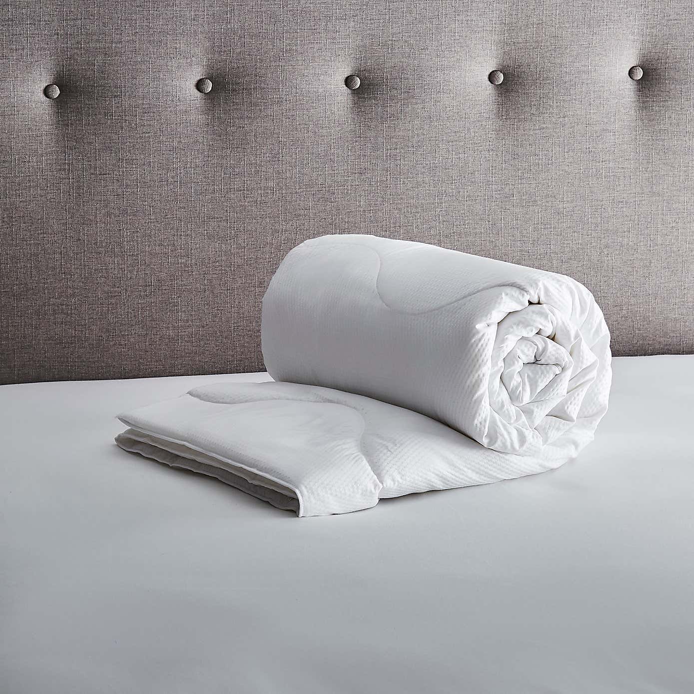 Fogarty Light & Lofty Waffle 4.5 Tog Summer Duvet