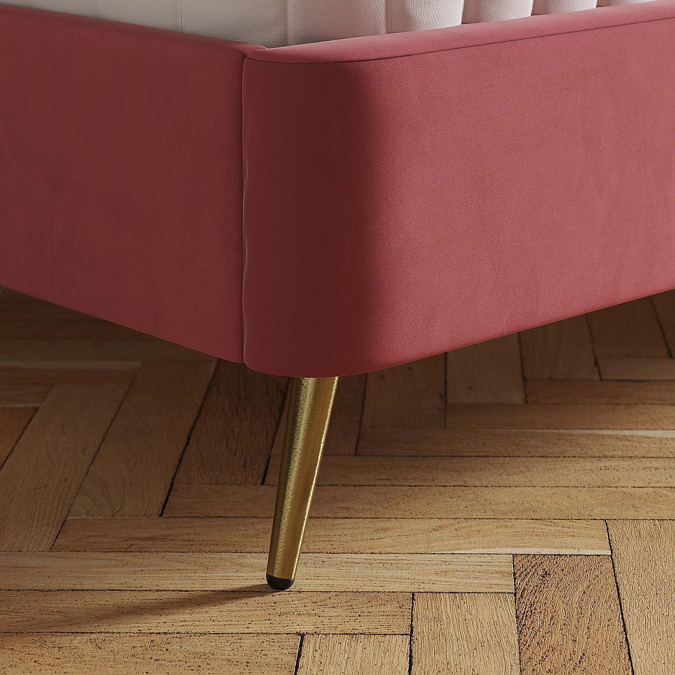 Curve Pleated Velvet Bed