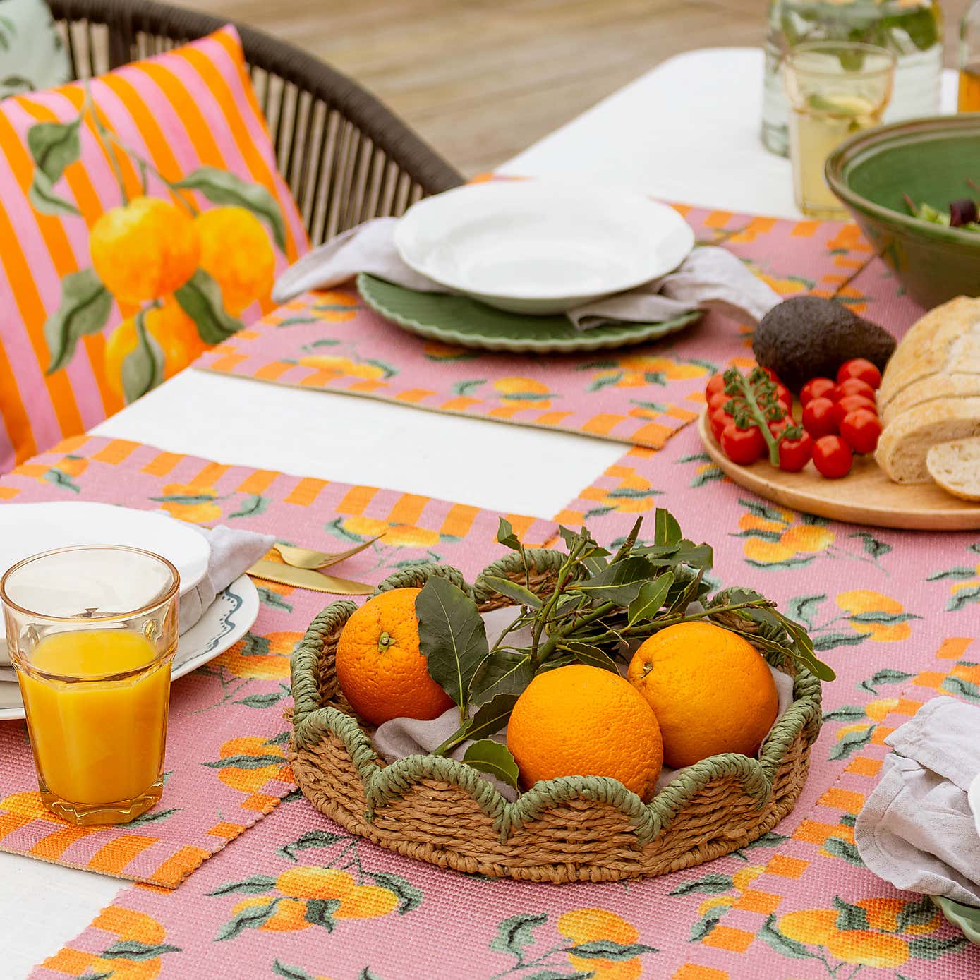 furn. Oranges Table Runner