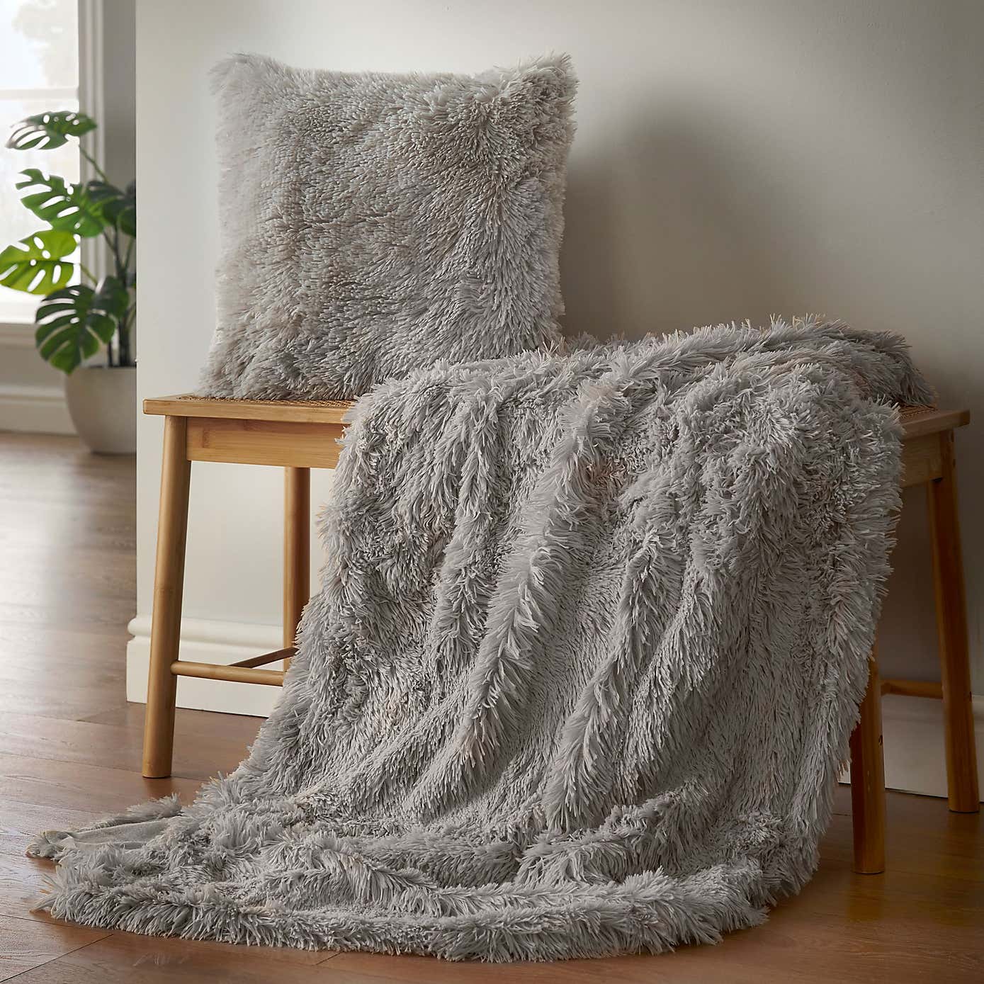 Catherine Lansfield Cuddly Deep Pile Throw