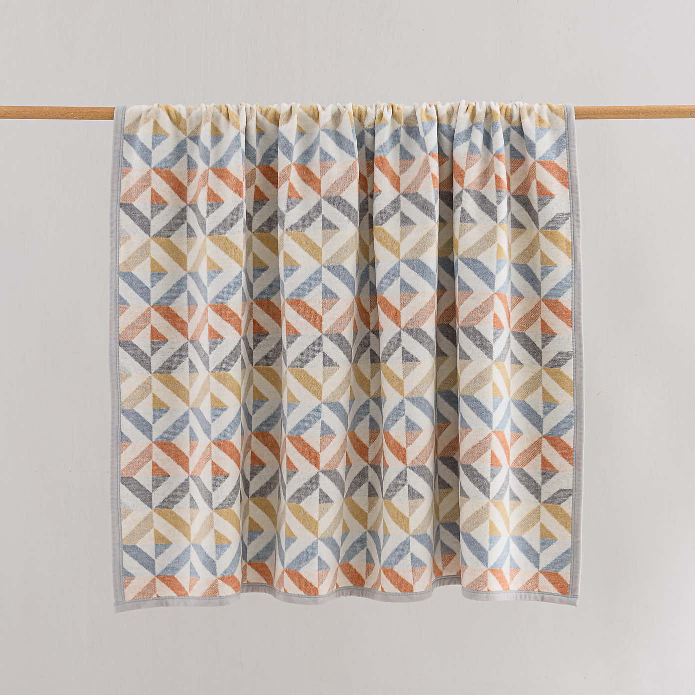 Supersoft Geo Diamonds Throw