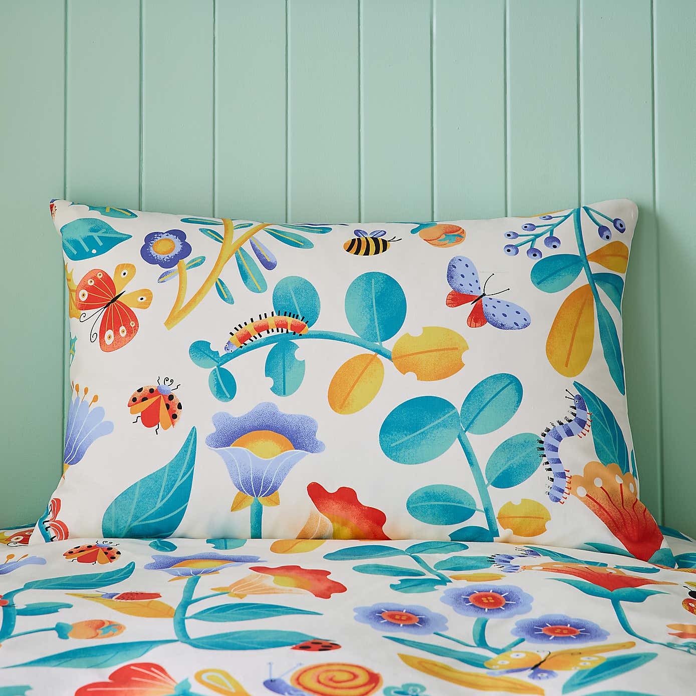 Garden Friends Reversible Duvet Cover and Pillowcase Set