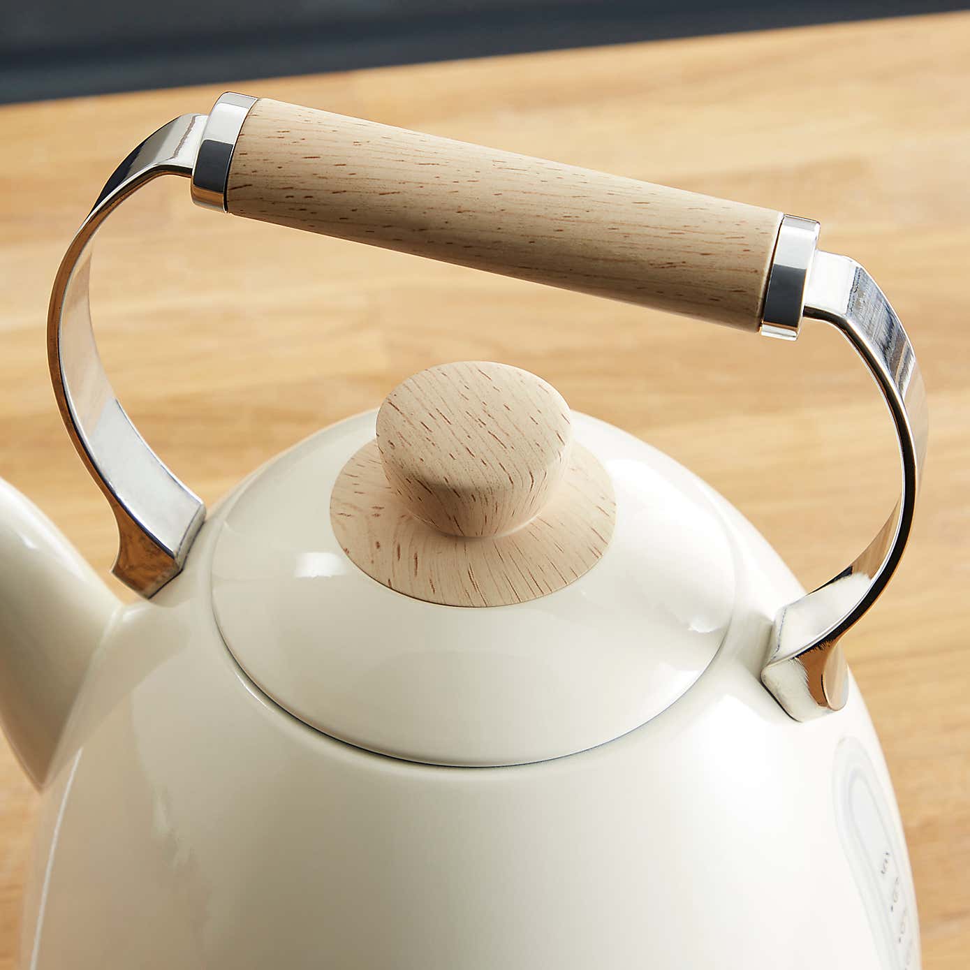 Dunelm 1.7L Cream Country Kettle