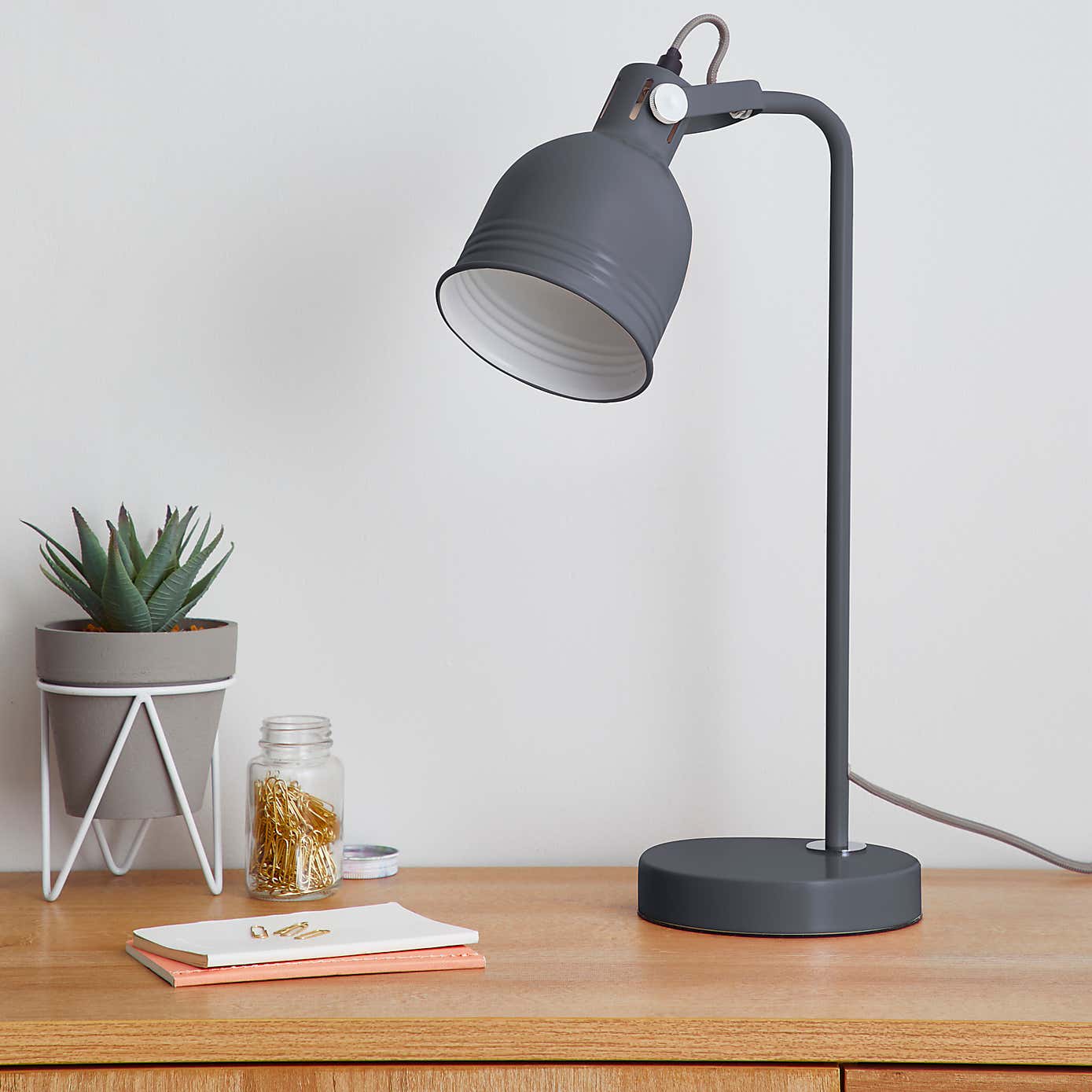 Issac Desk Lamp