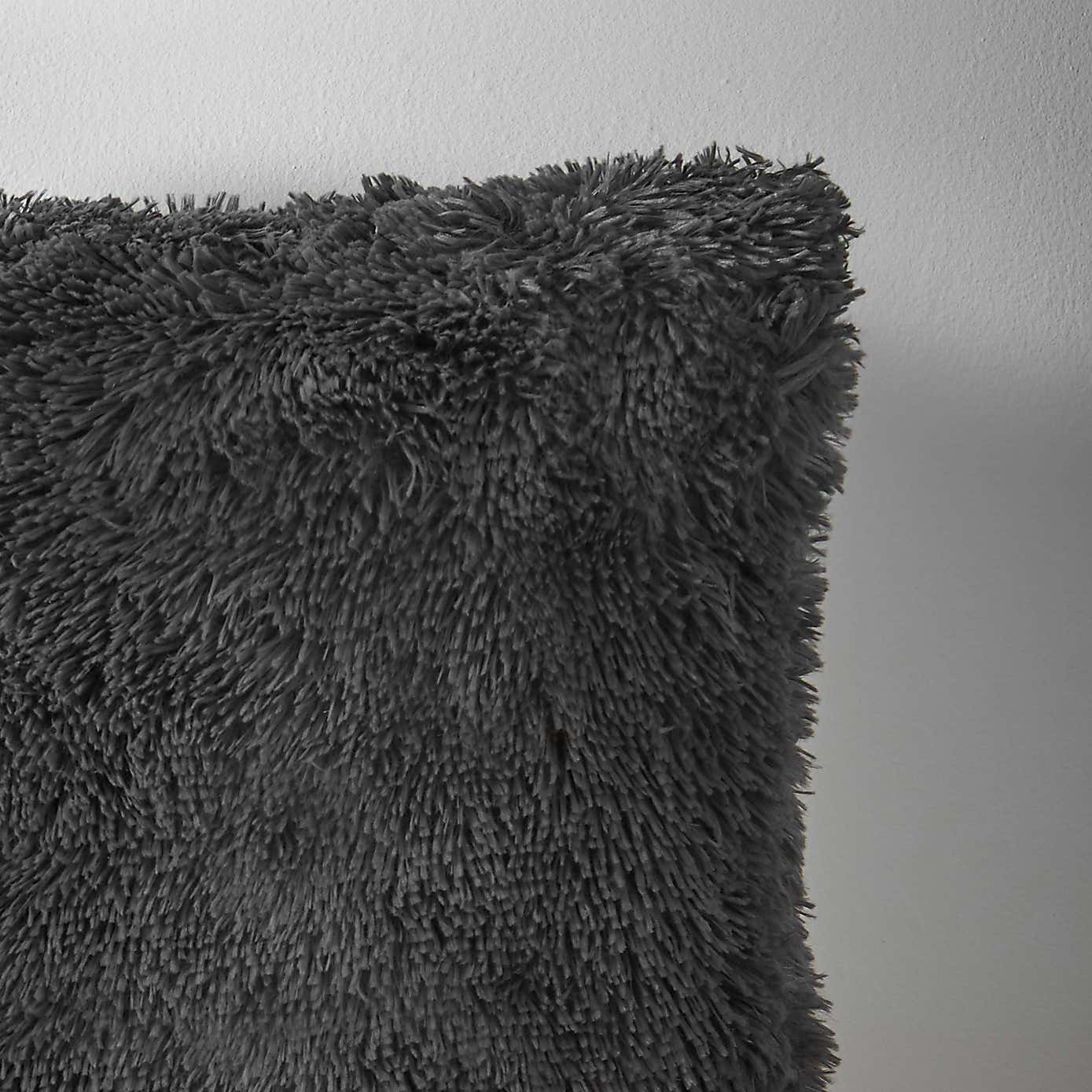 Catherine Lansfield Cuddly Square Cushion