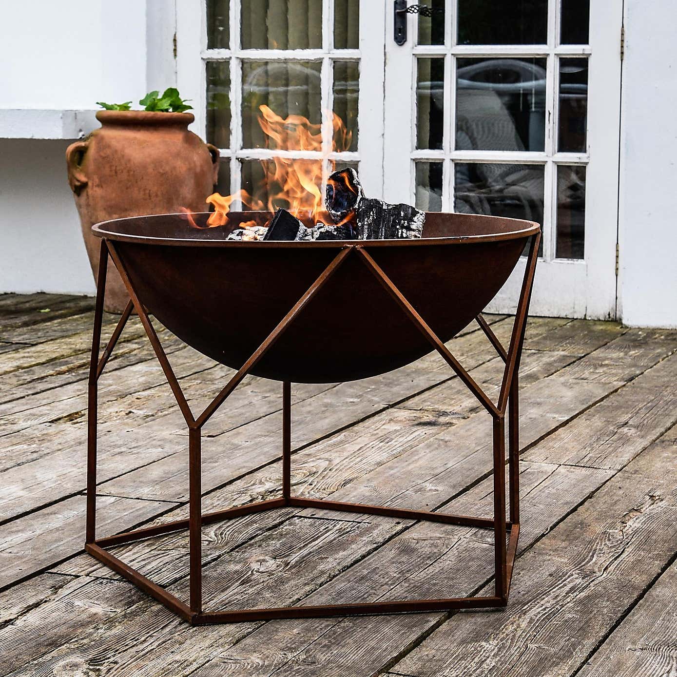 Buckingham Rust Iron Fire Bowl