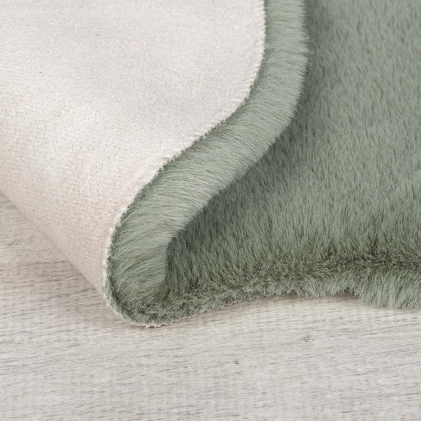 Supersoft Faux Fur Single Pelt Rug