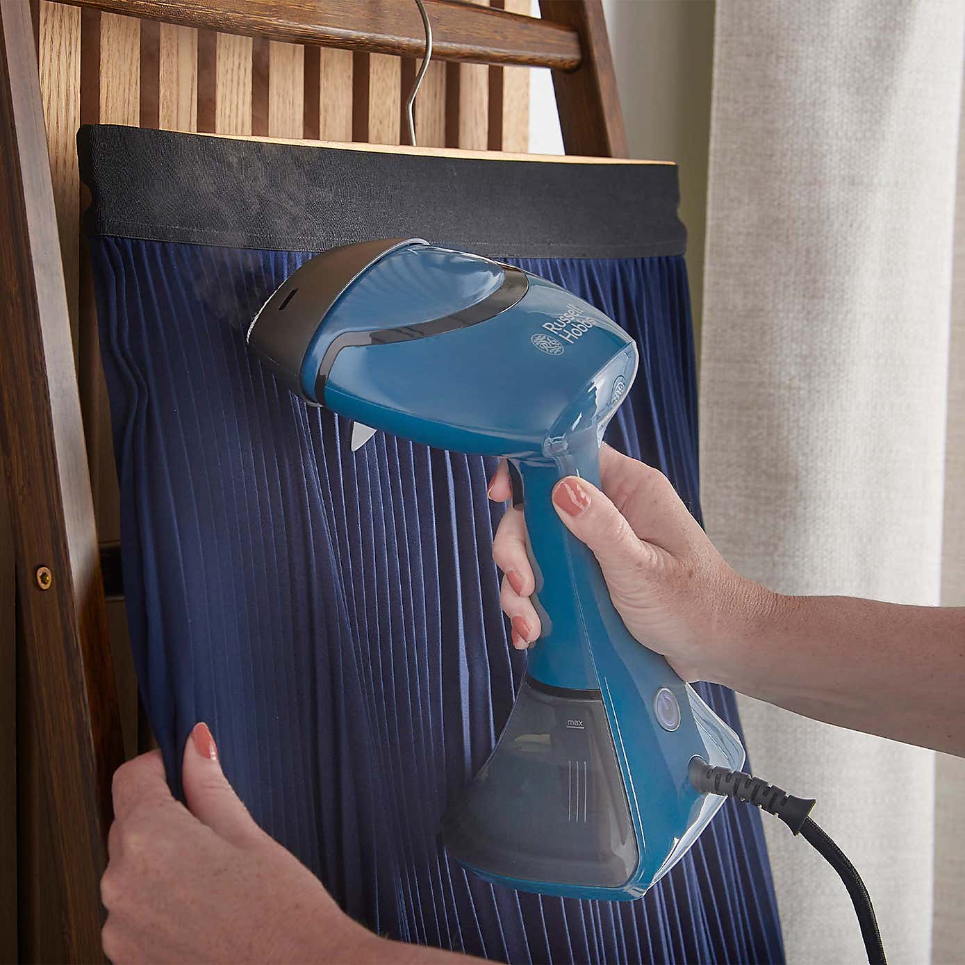 Russell Hobbs Steam Genie Handheld Steamer