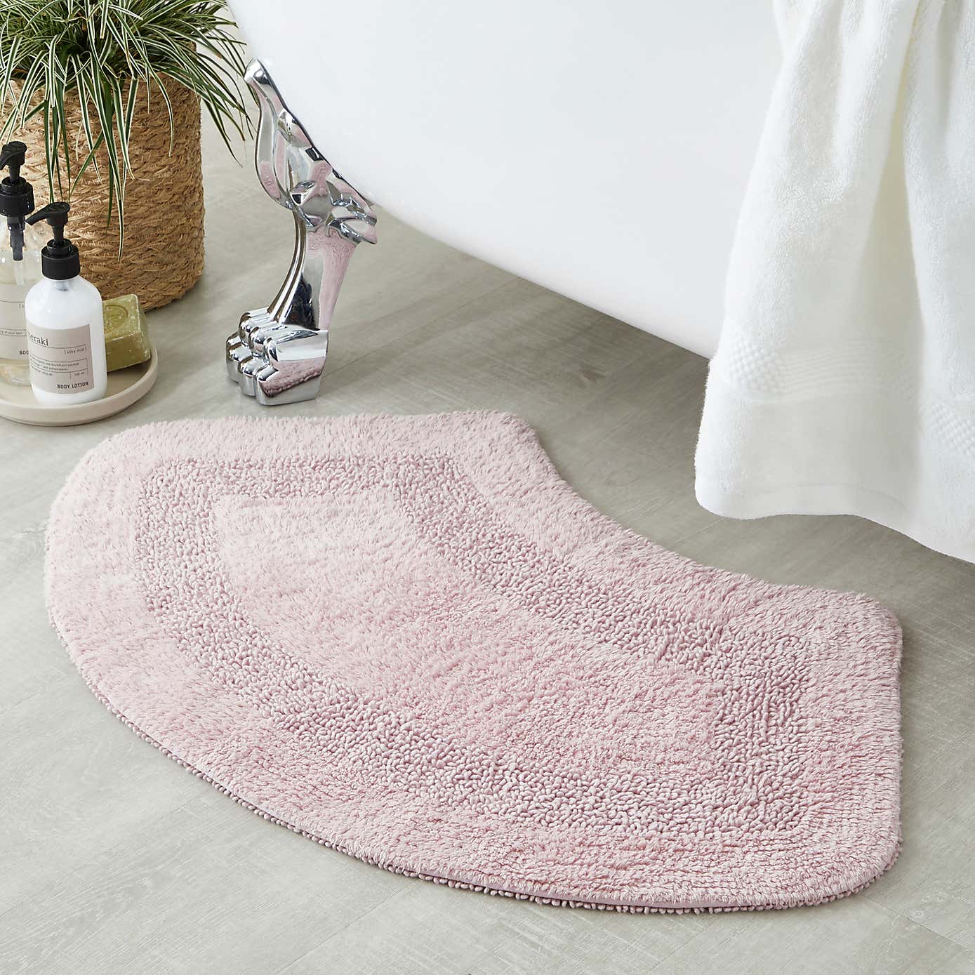 Super Soft Reversible Curved Bath Mat