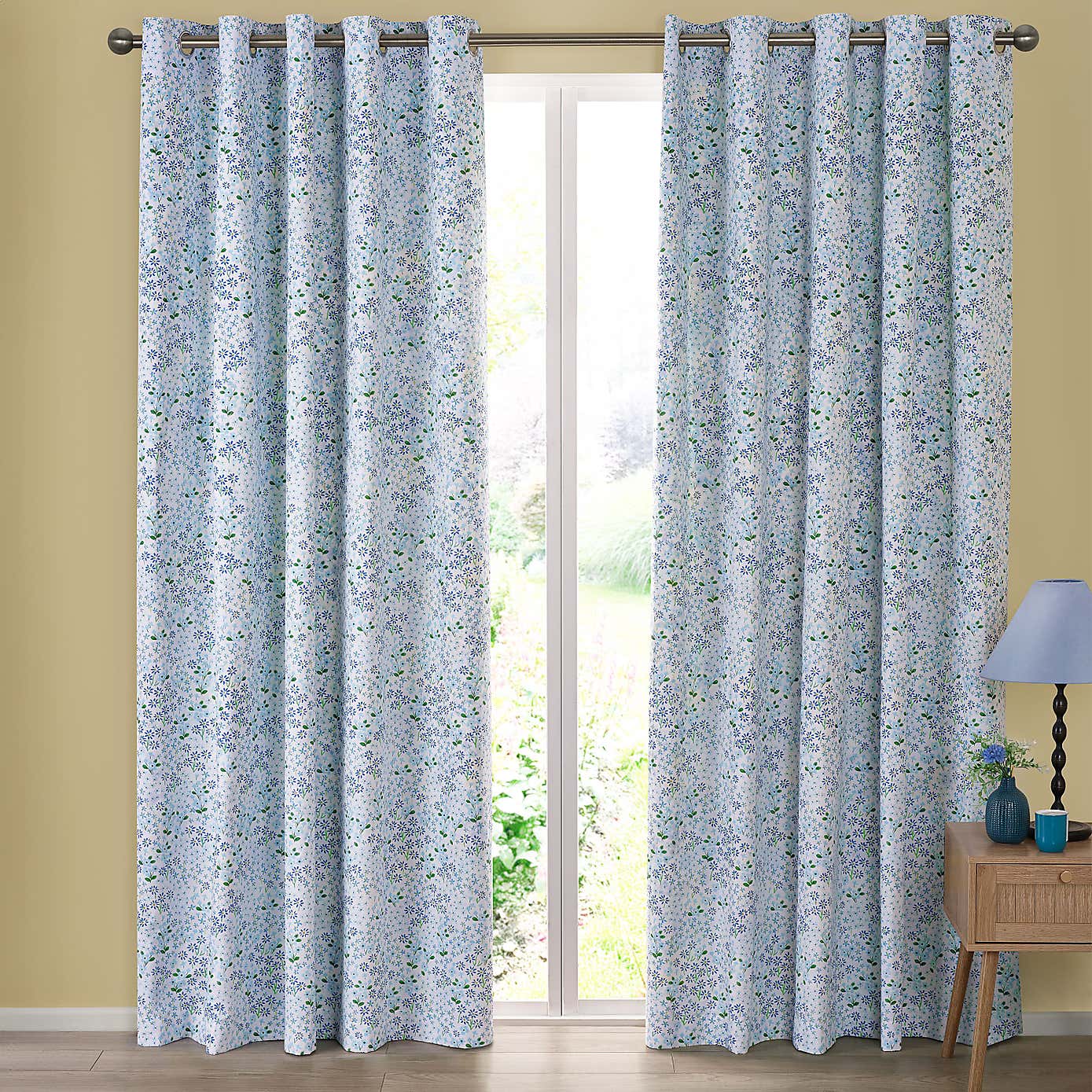 Catherine Lansfield Tilly Floral Reversible Eyelet Curtains