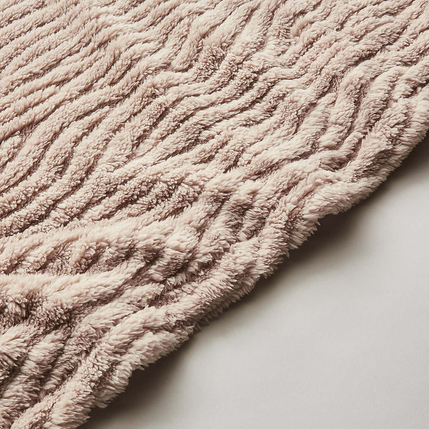 Henwood Textured Fleece Throw 130x170cm