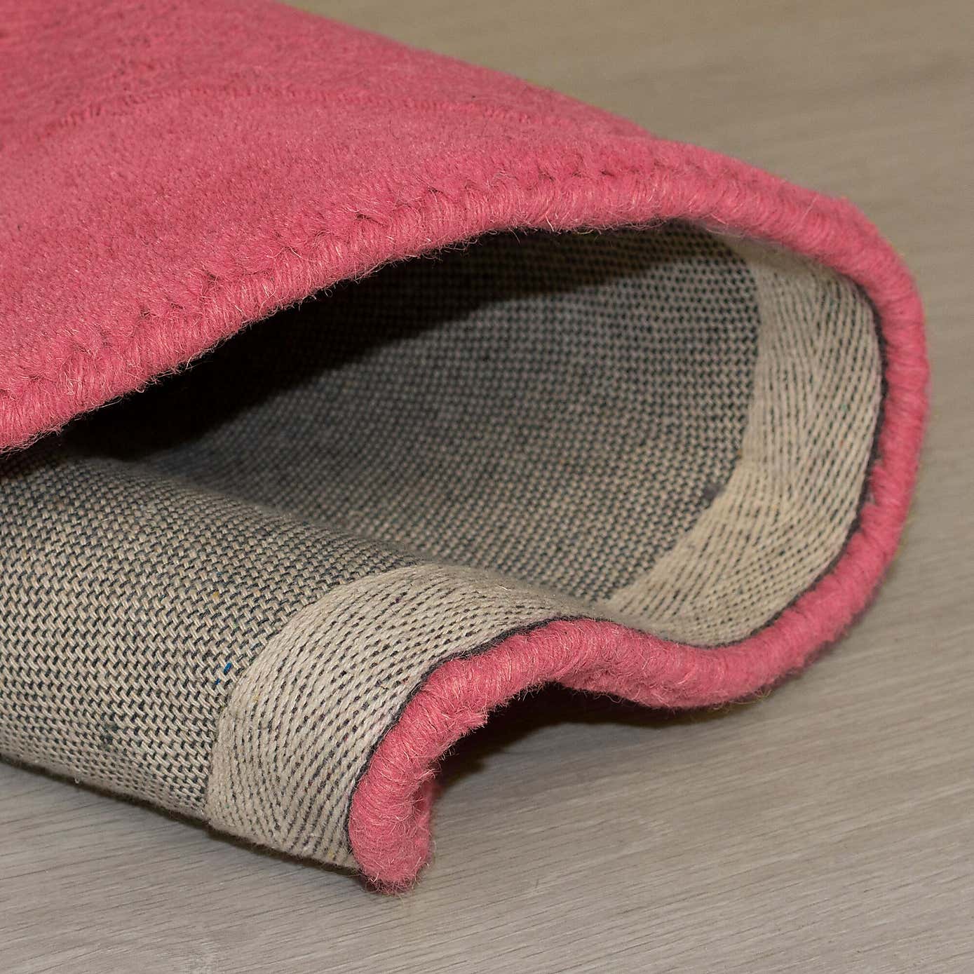 Boston Wool Border Round Rug