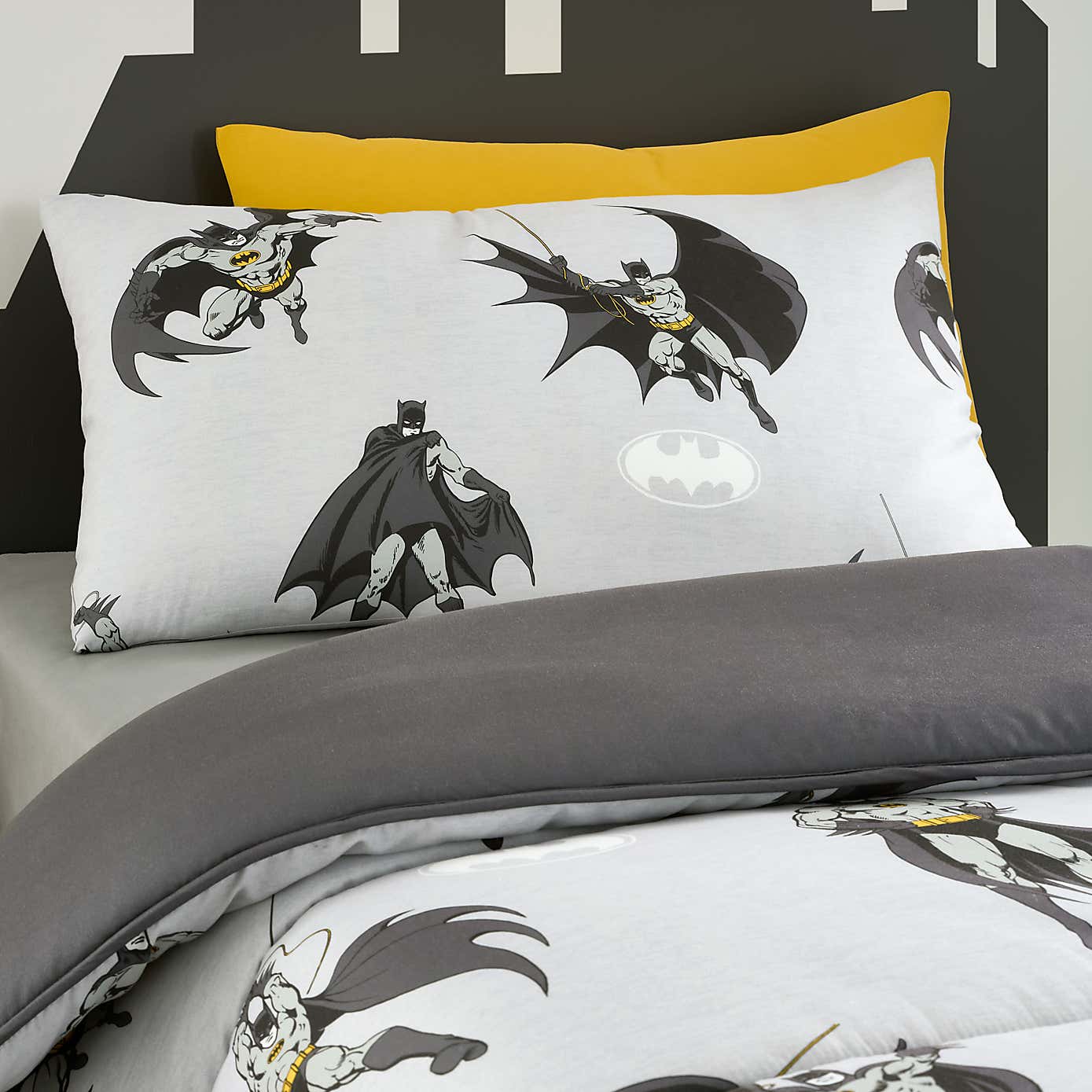 Batman 7.5 Tog Single Coverless Duvet and Pillowcase Set