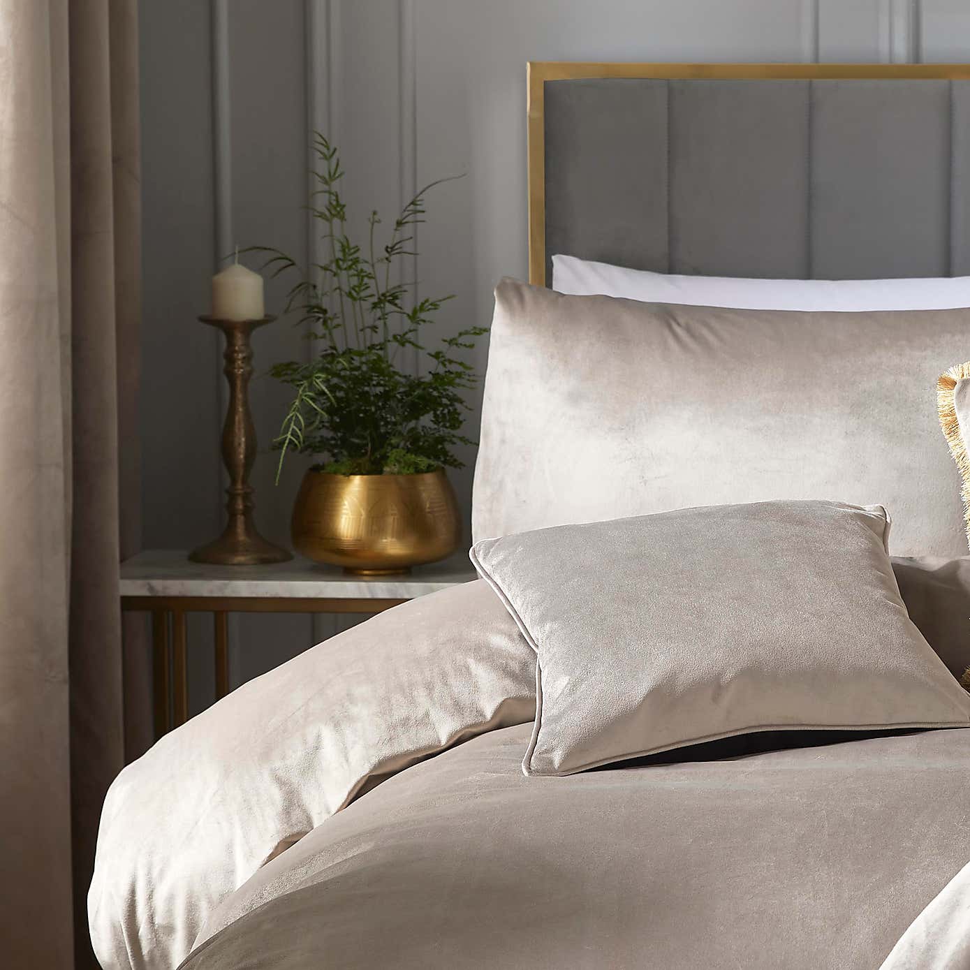 Laurence Llewelyn-Bowen Montrose Duvet Cover and Pillowcase Set