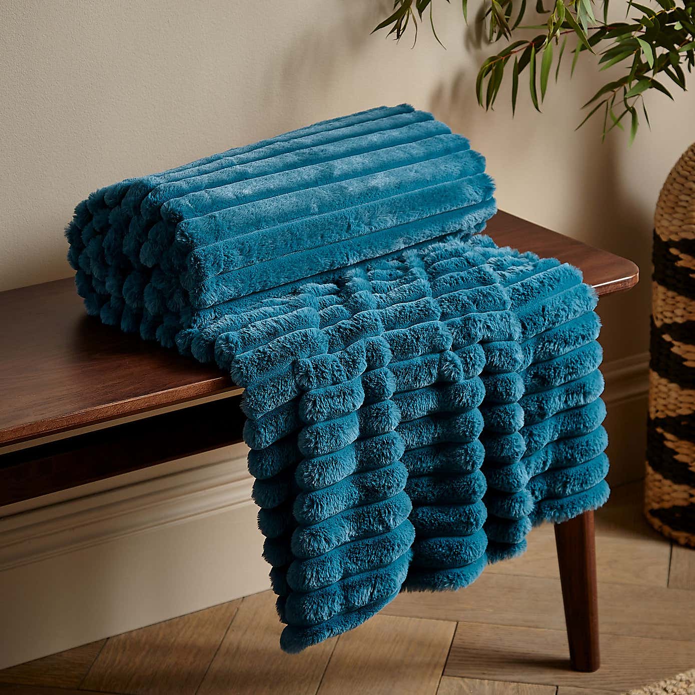 Cosy Ribbed Throw 130cm x 170cm
