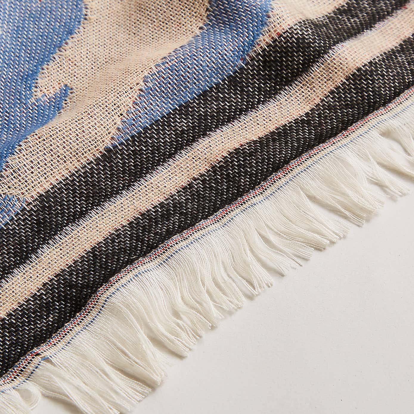 Stylised Floral Jacquard Woven Throw 155x170