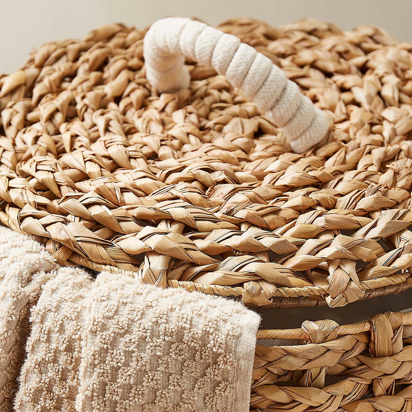 Rope White Stripe Rush Laundry Basket