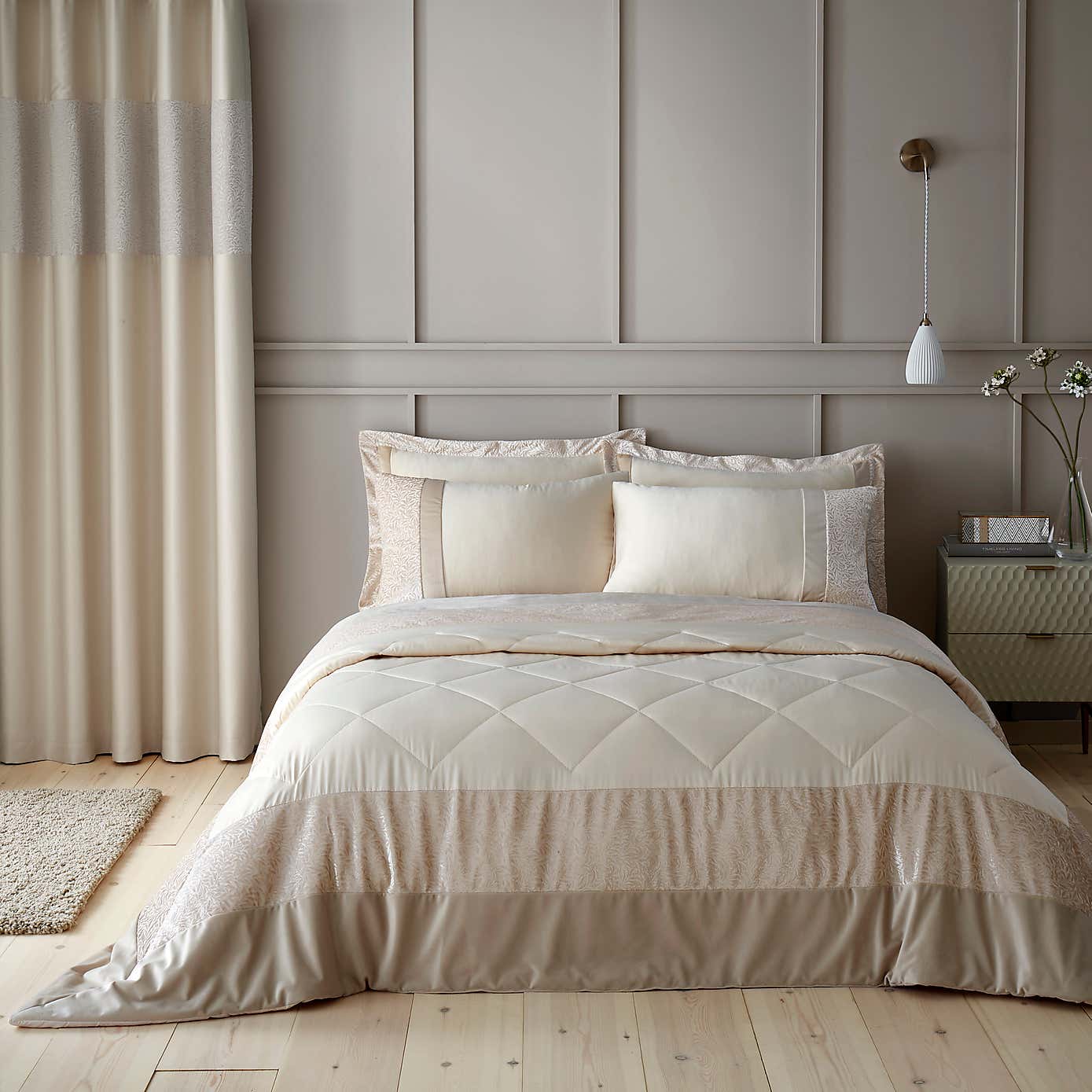 Beverley Champagne Bedspread