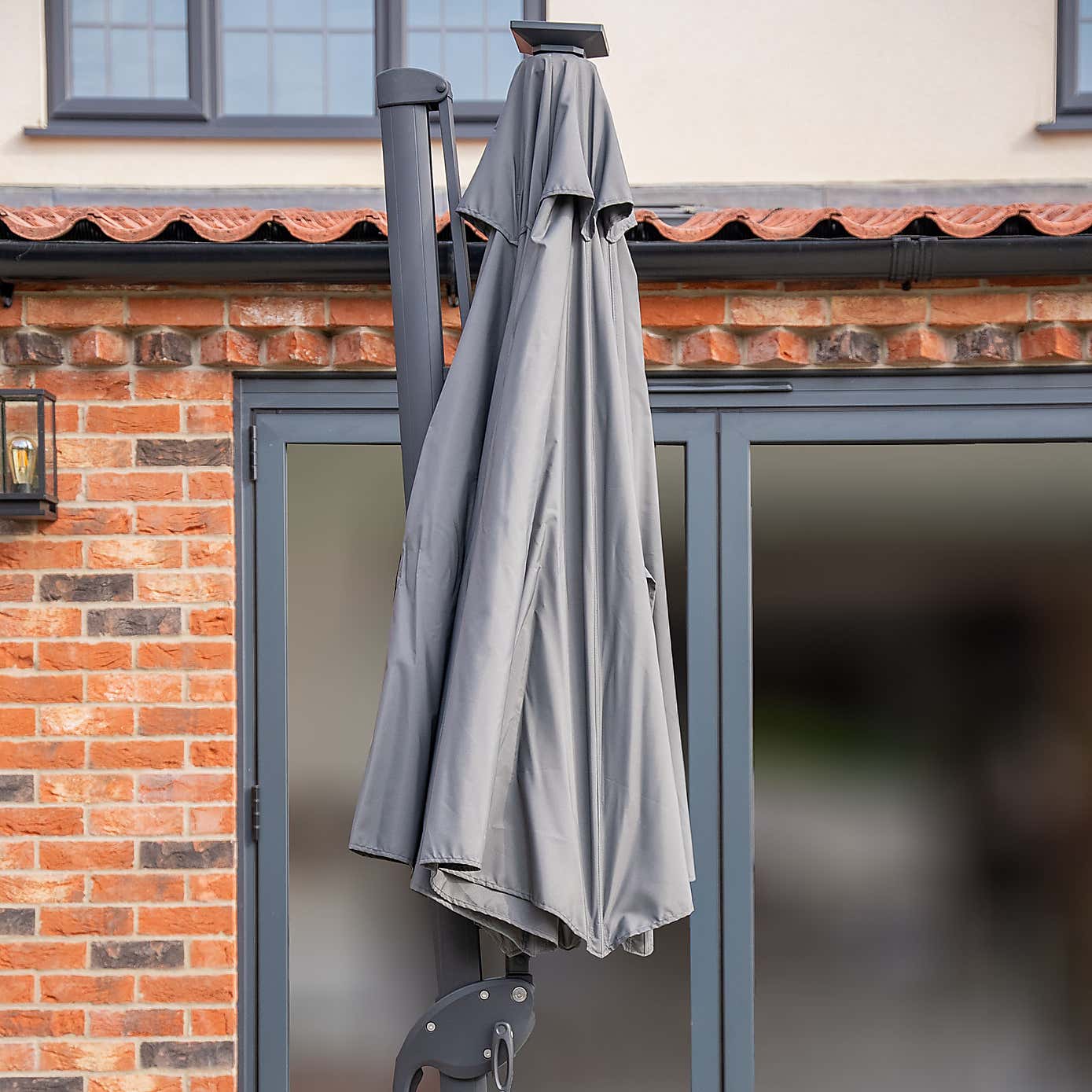 One Box 3m Round Parasol with Water Base