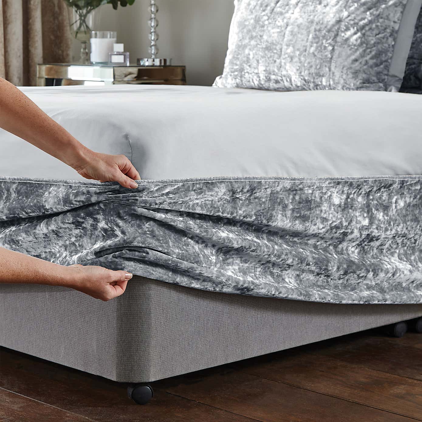 Catherine Lansfield Crushed Velvet Divan Base Bed Wrap