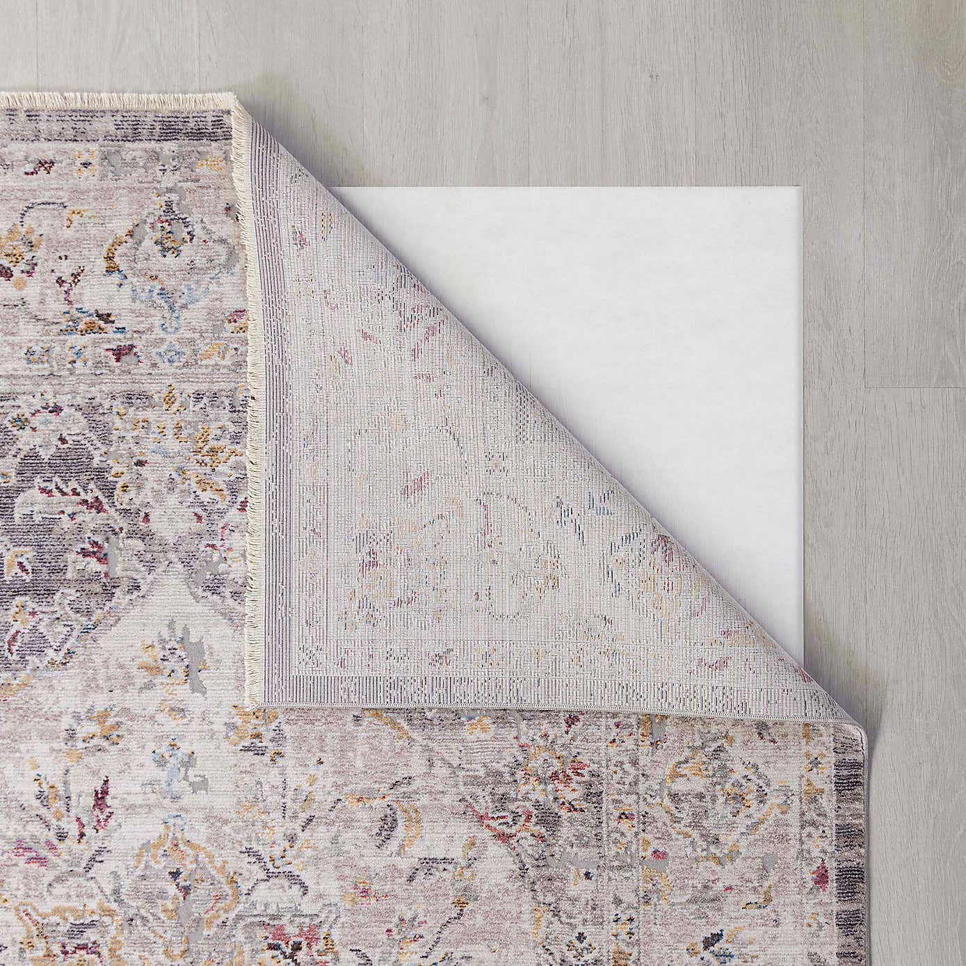 Soraya Traditional Square Rug