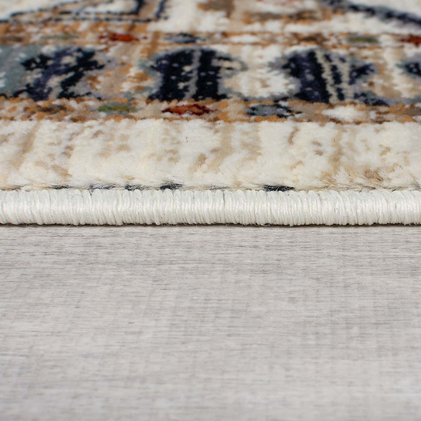 Alva Traditional Rug