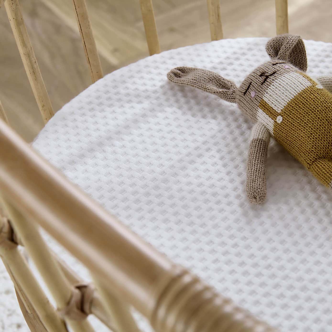 CuddleCo Aria Wave Rattan Crib