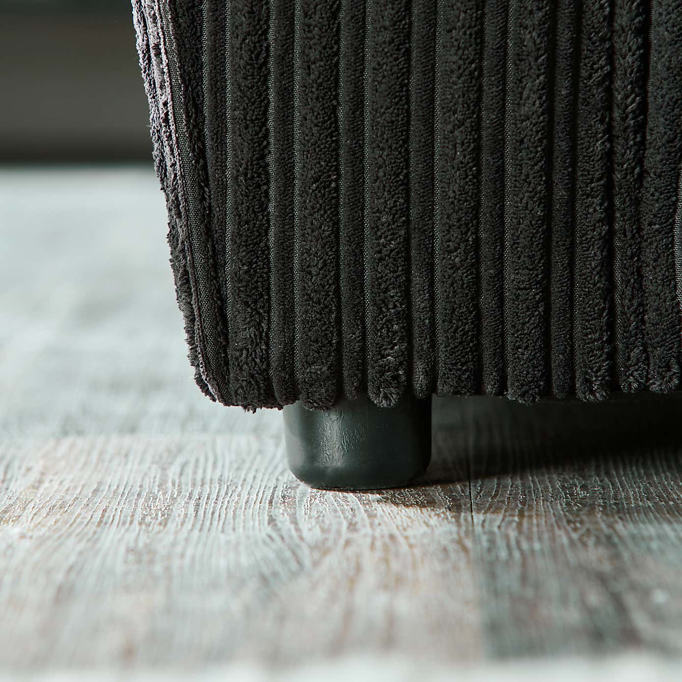 Blake Curved Arm Jumbo Cord Snuggle Chair