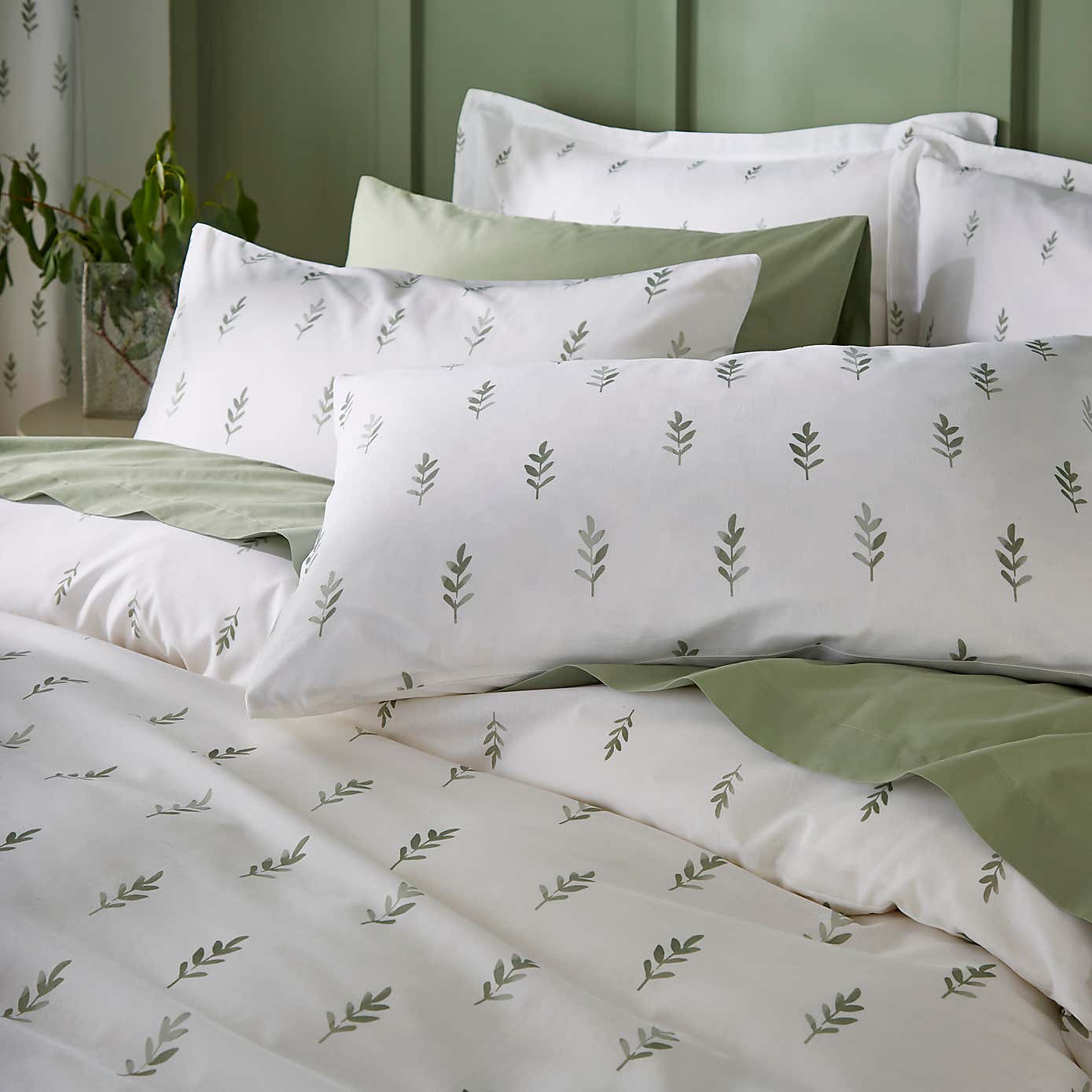 Harper Stem Floral 144 Thread Count Cotton Duvet Cover & Pillowcase Set