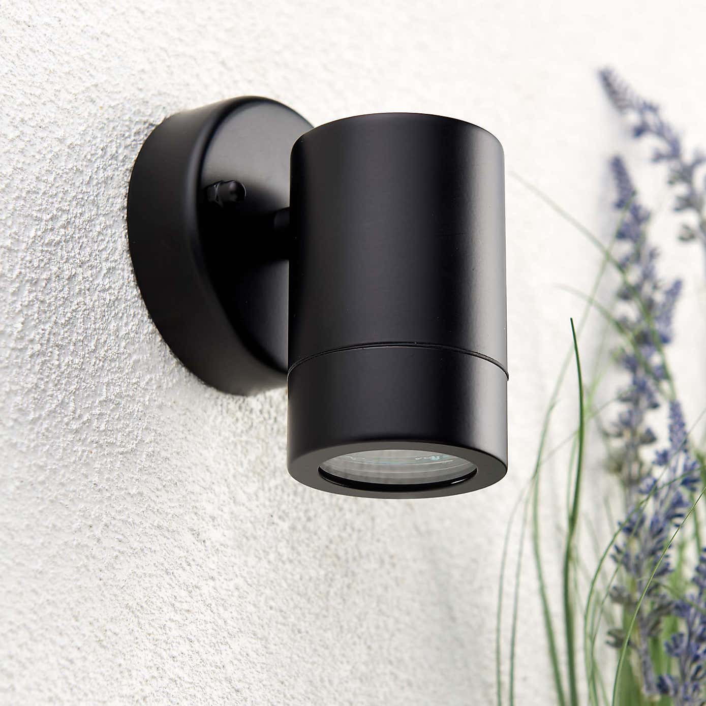 Vogue Alonzo Outdoor Wall Light