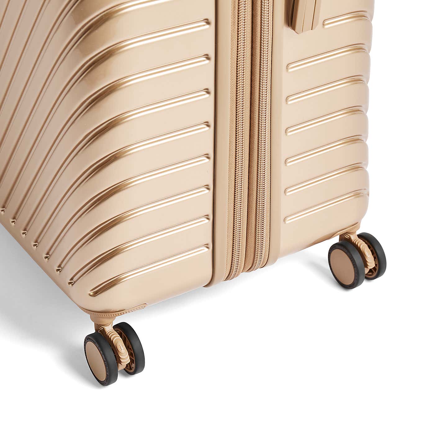 IT Luggage Slipstream Hard Shell Suitcase