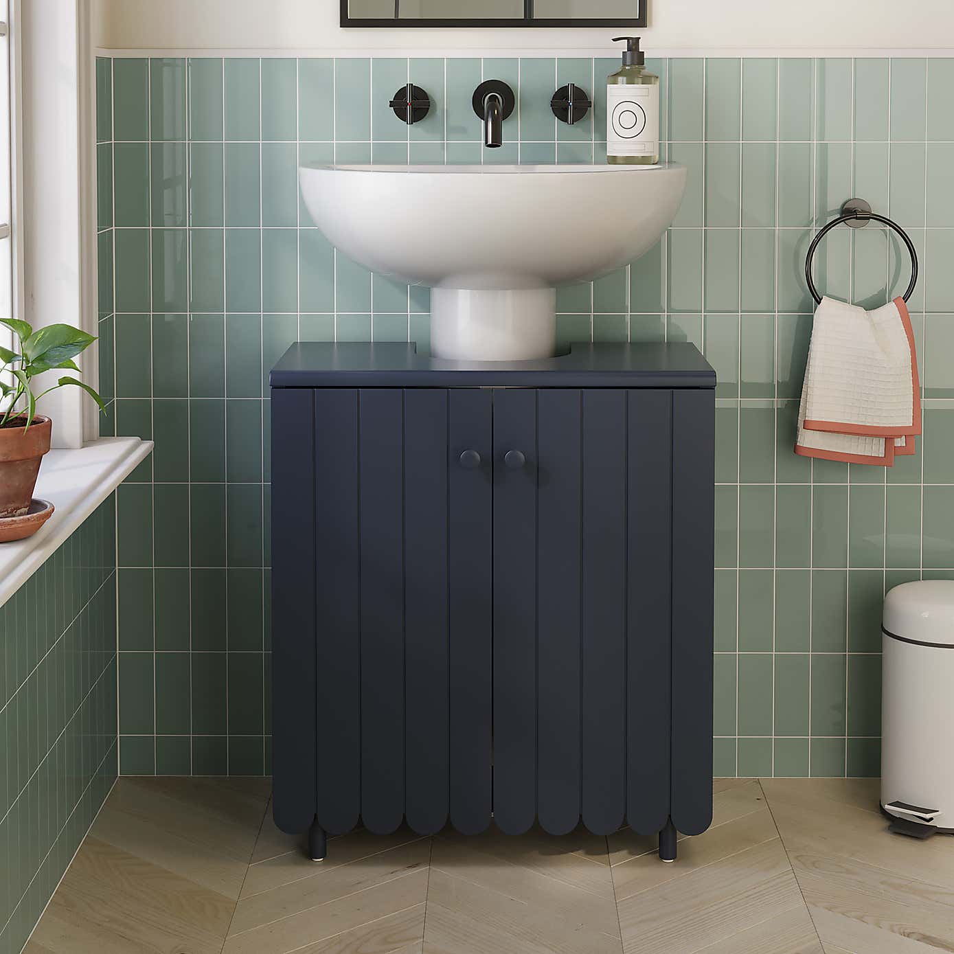 Scallop Under Sink Unit