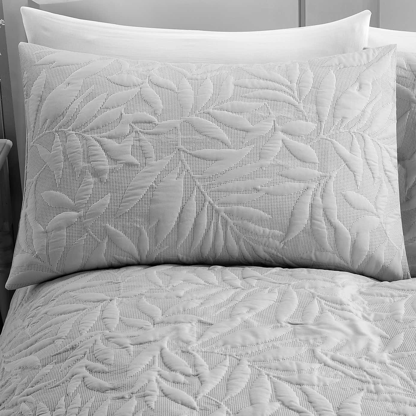 Luana 3D Floral Duvet Cover and Pillowcase Set