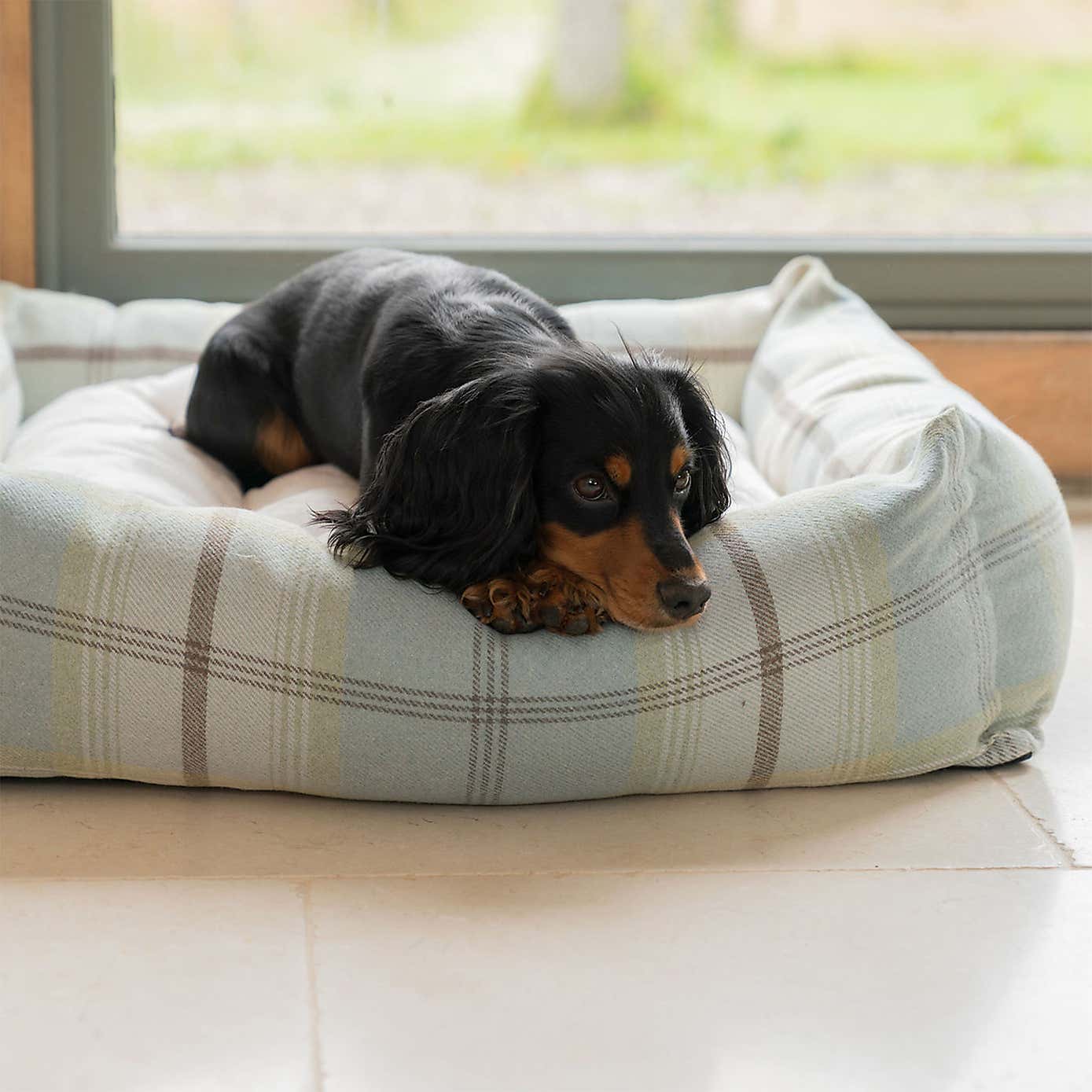Lords and Labradors Balmoral Box Dog Bed