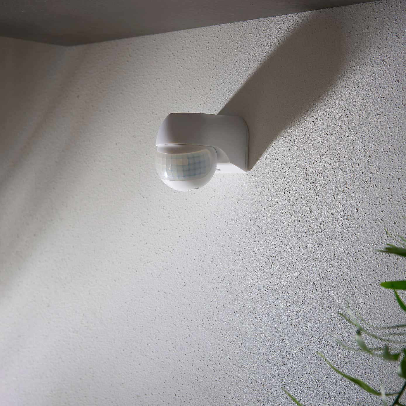 Black PIR Sensor Outdoor Wall Light