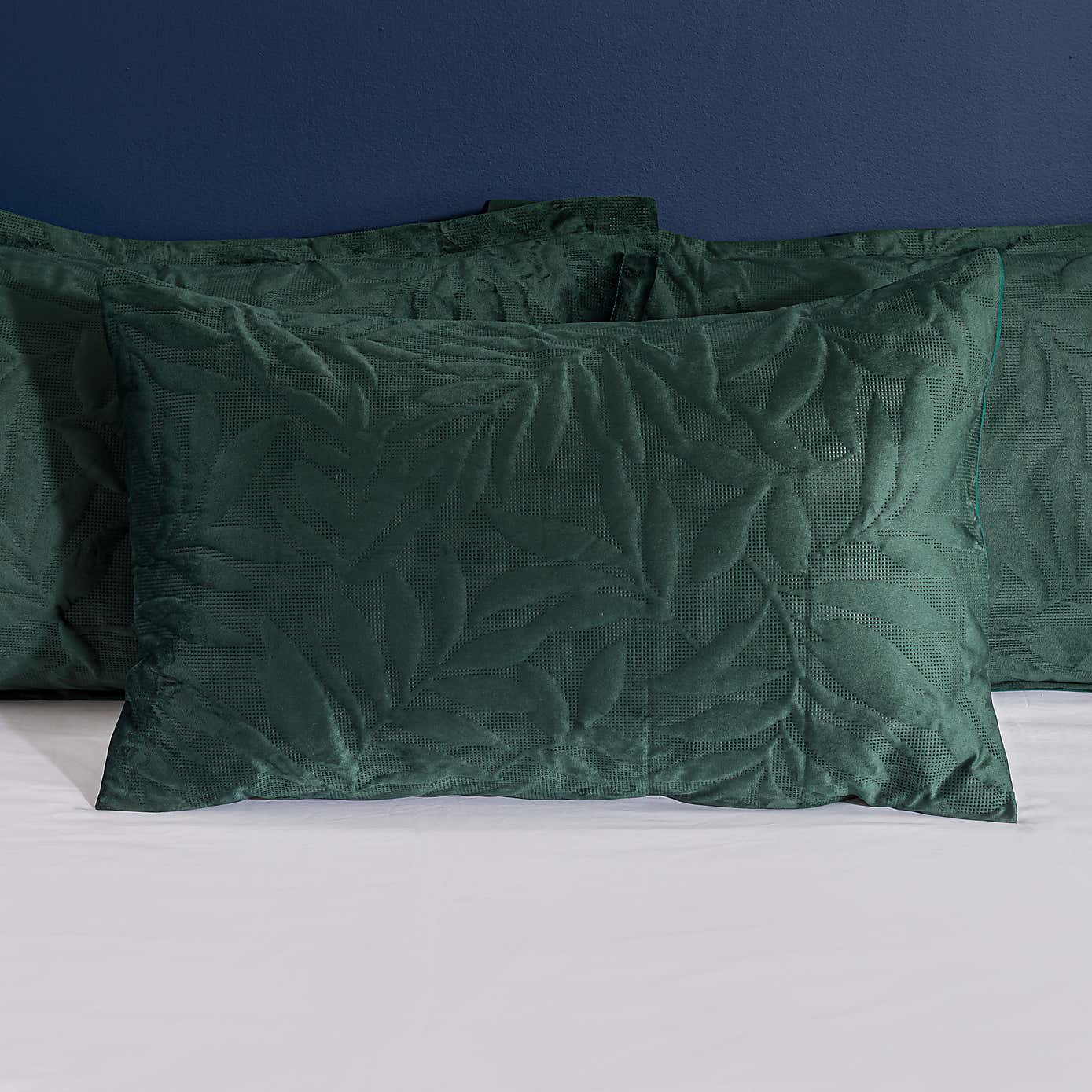 Nya Velvet Pinsonic Duvet Cover & Pillowcase Set