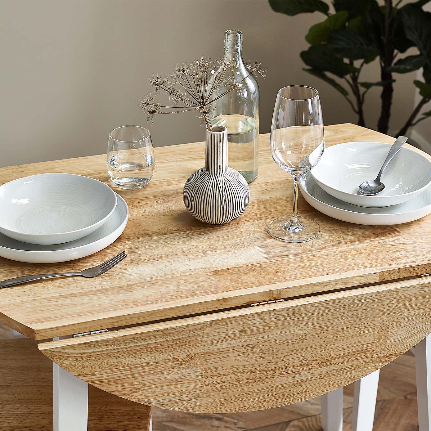 Linwood 4 Seater Round Drop Leaf Dining Table