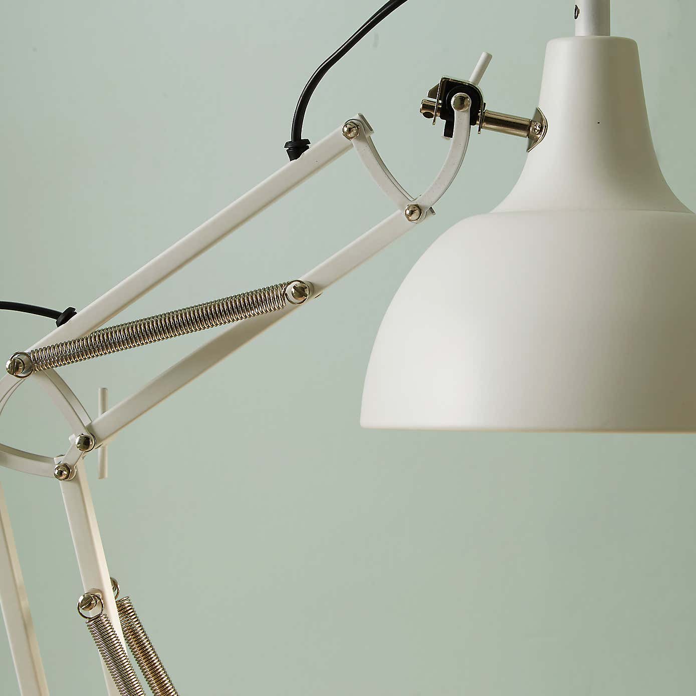 Alonzo Task Table Lamp